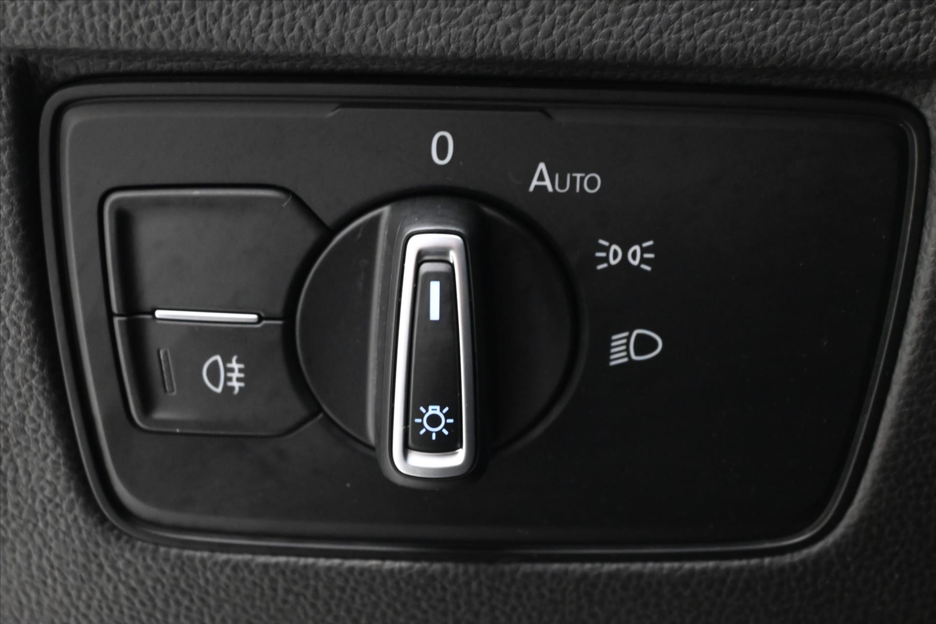 Hlavní fotografie vozu Volkswagen Passat 1,4 TSI GTE 160 kW DSG Highline Záruka až 5 let (27)
