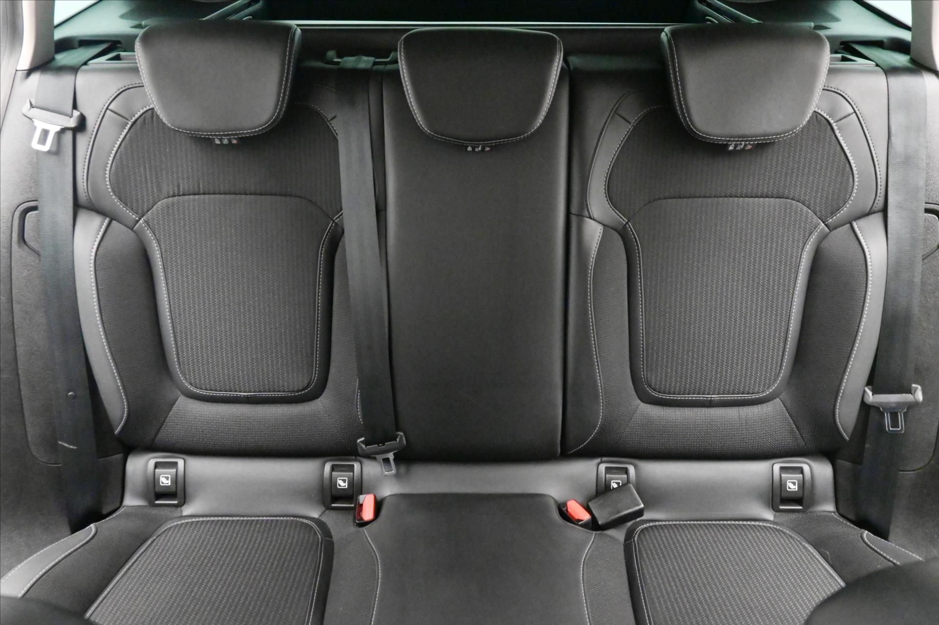 Hlavní fotografie vozu Renault Mégane 1,3 Tce 103 kW INTENS Záruka až 5 let (26)