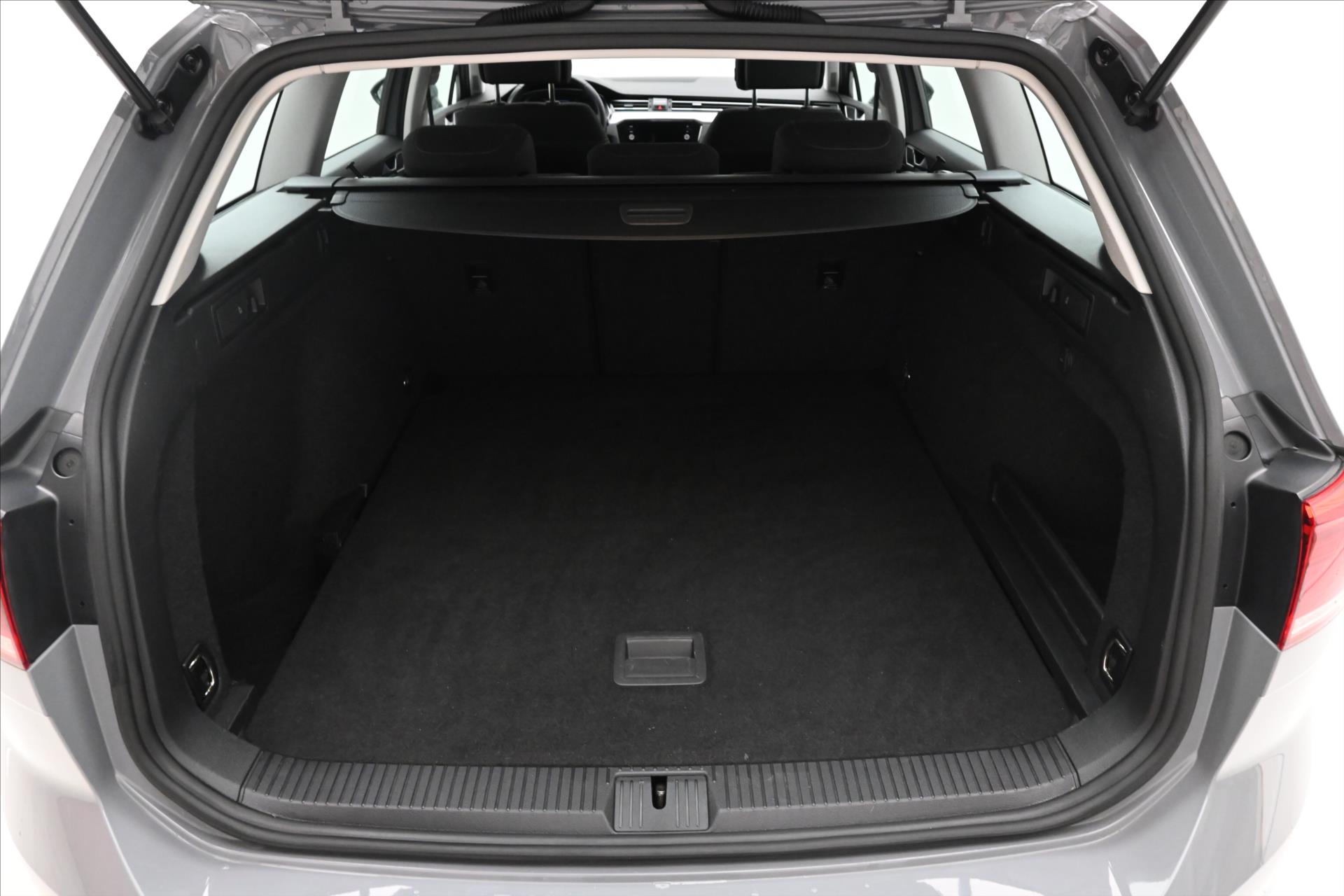 Main photo of the car Volkswagen Passat 2.0 TDI 110 kW Business Warranty up to 5 years (10)