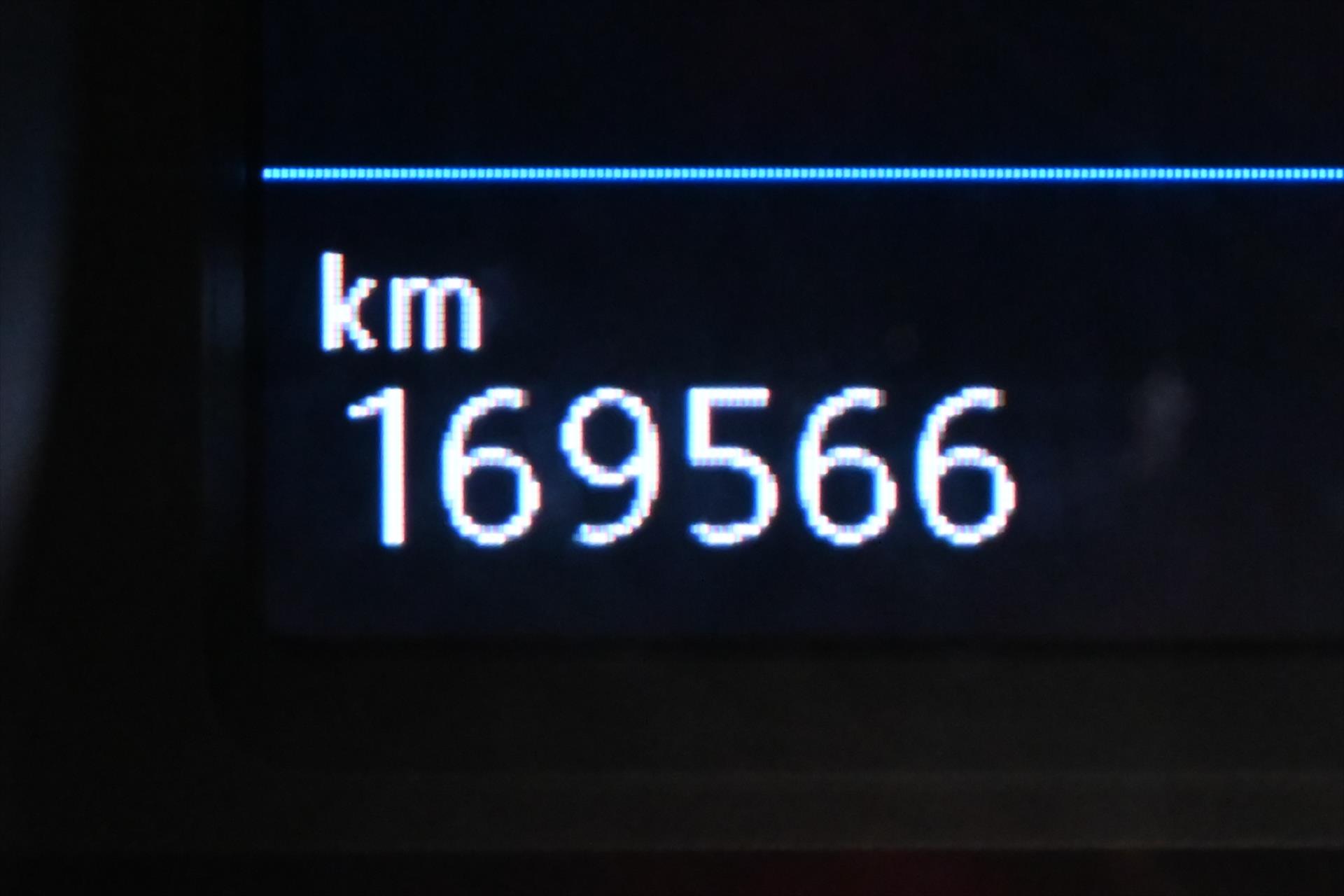 Main photo of the car Volkswagen Passat 2.0 TDI 110 kW Business Warranty up to 5 years (17)