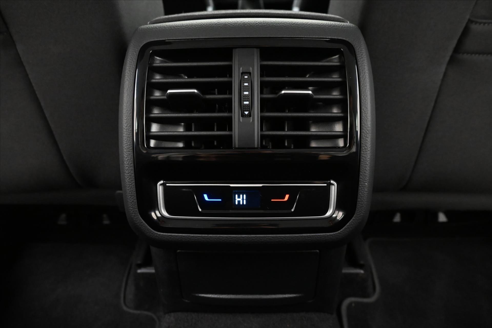 Main photo of the car Volkswagen Passat 2.0 TDI 110 kW Business Warranty up to 5 years (22)