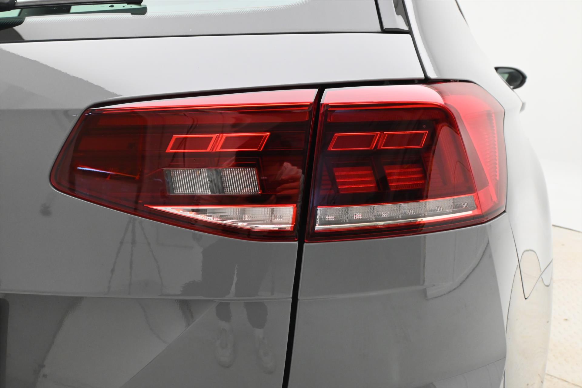 Main photo of the car Volkswagen Passat 2.0 TDI 110 kW Business Warranty up to 5 years (31)