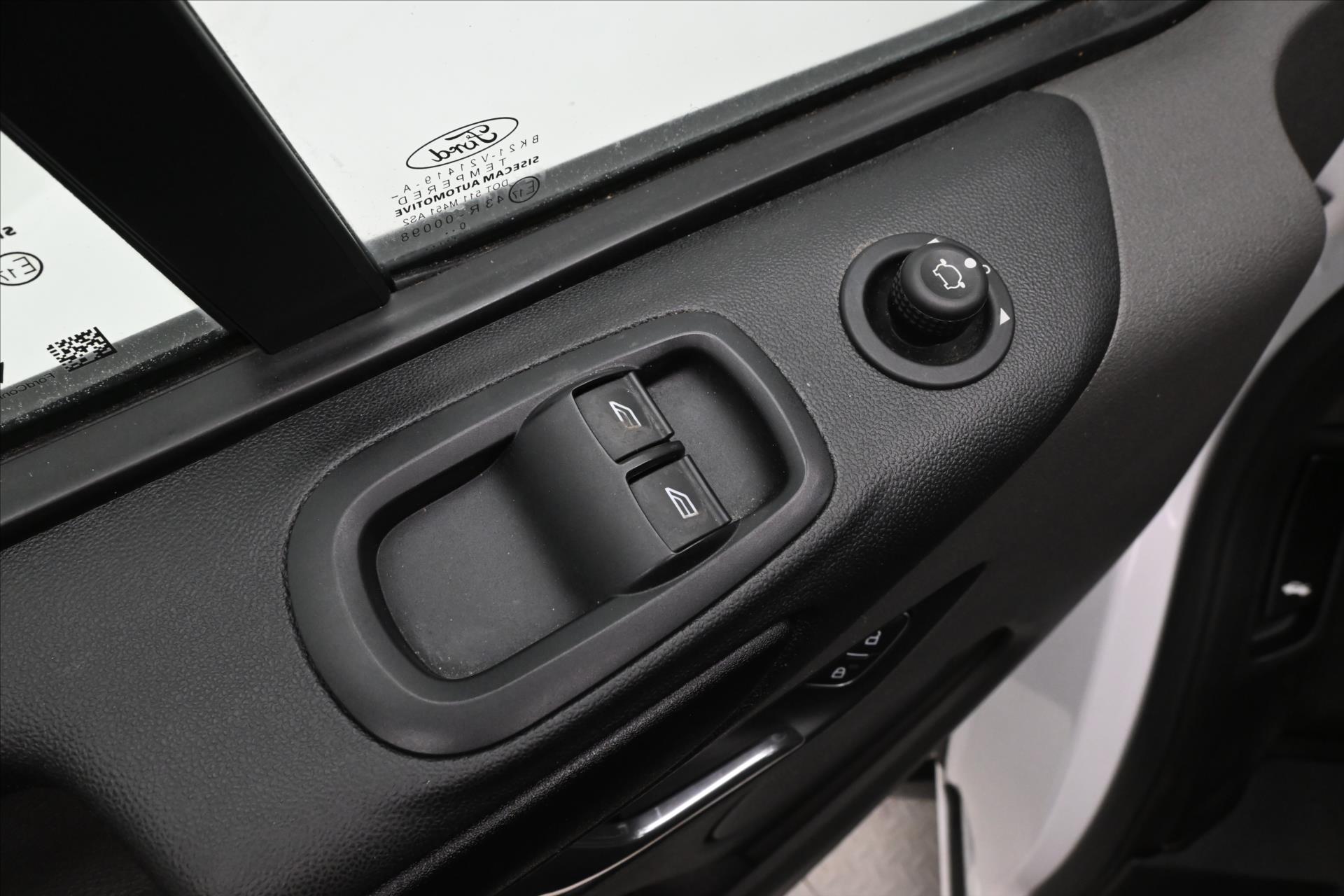 Hlavní fotografie vozu Ford Transit Custom 2,0 ECOBLUE 96KW L2H1 Záruka až 5 let (24)