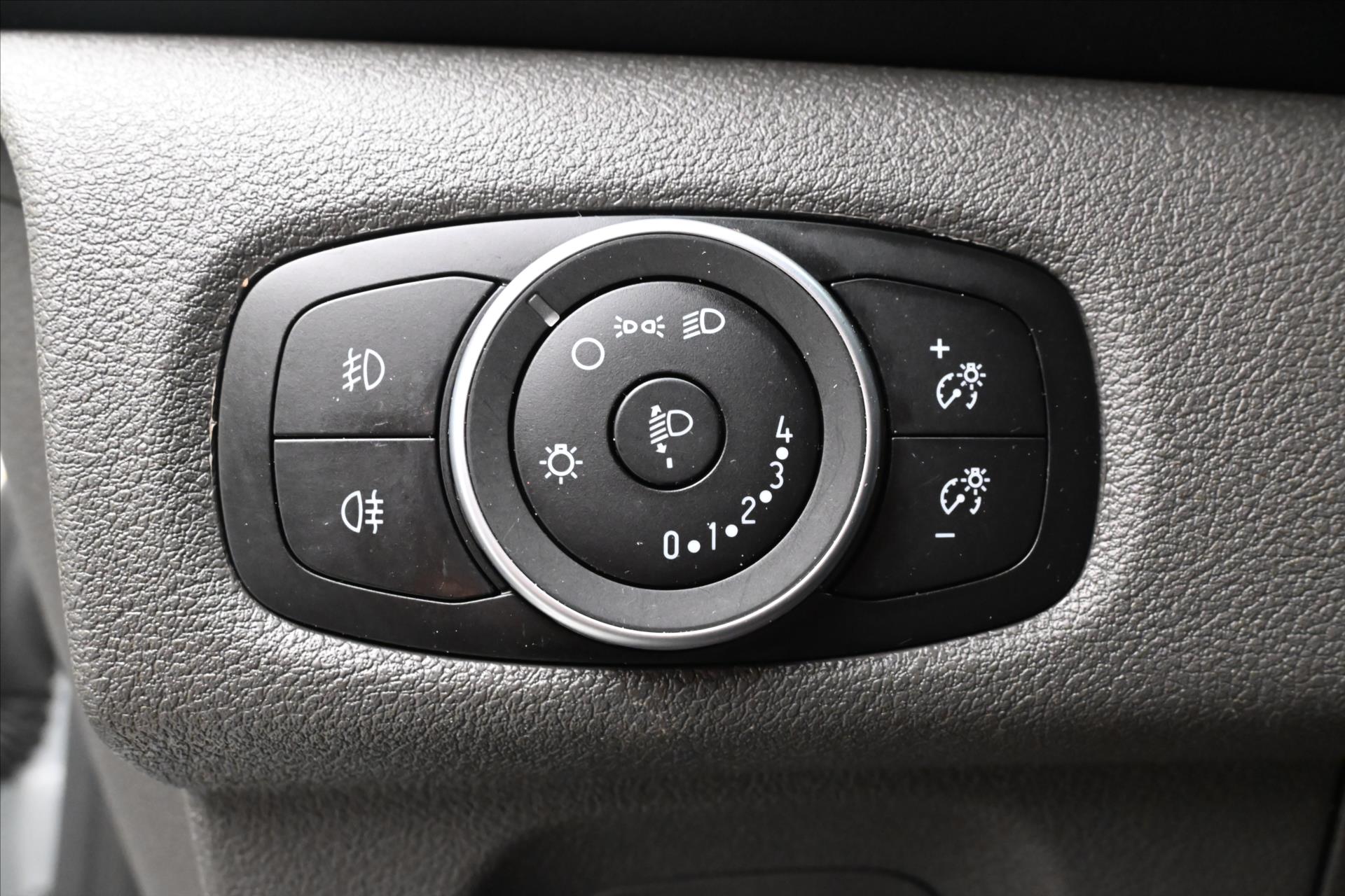 Hlavní fotografie vozu Ford Transit Custom 2,0 ECOBLUE 96KW L2H1 Záruka až 5 let (25)