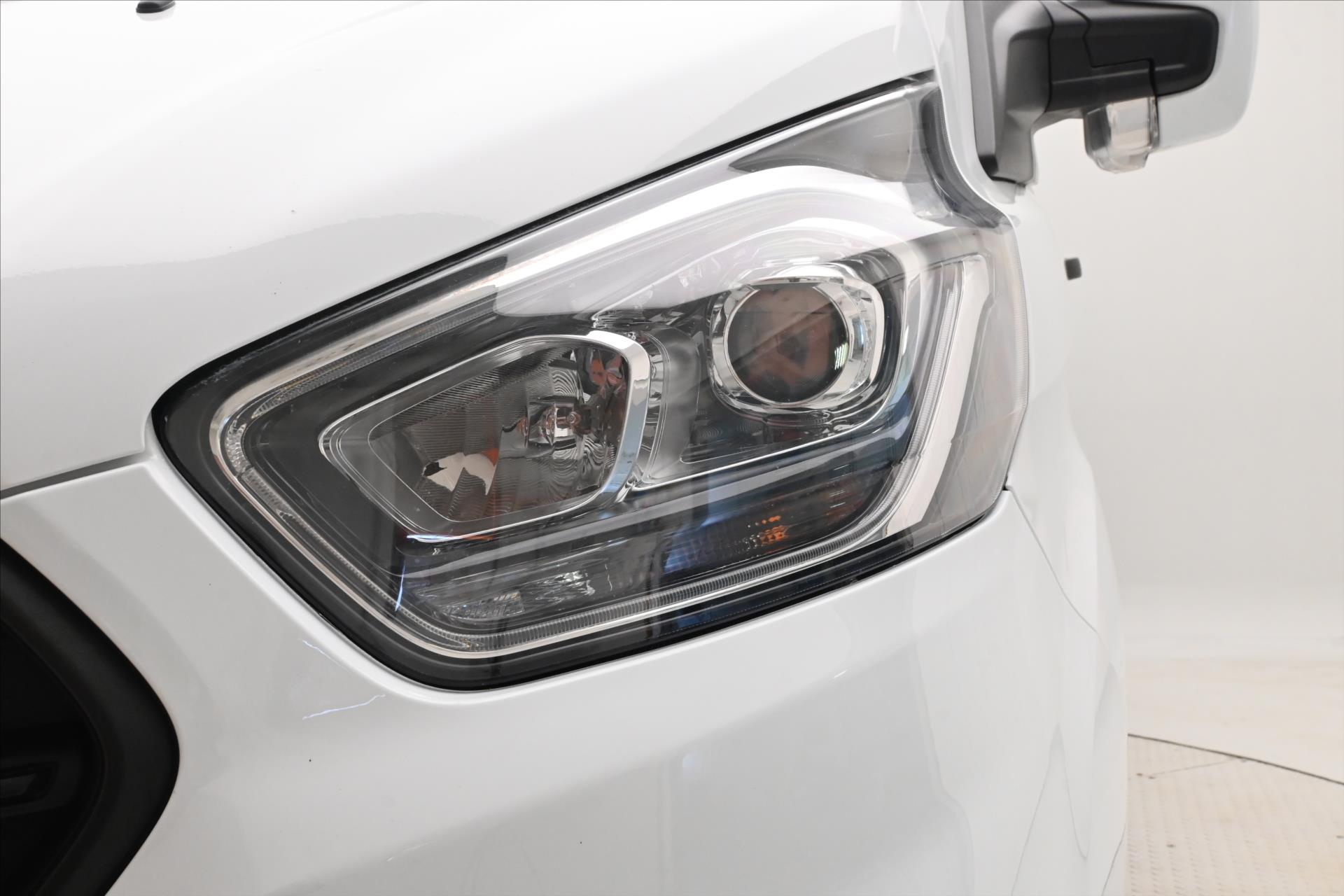 Hlavní fotografie vozu Ford Transit Custom 2,0 ECOBLUE 96KW L2H1 Záruka až 5 let (28)