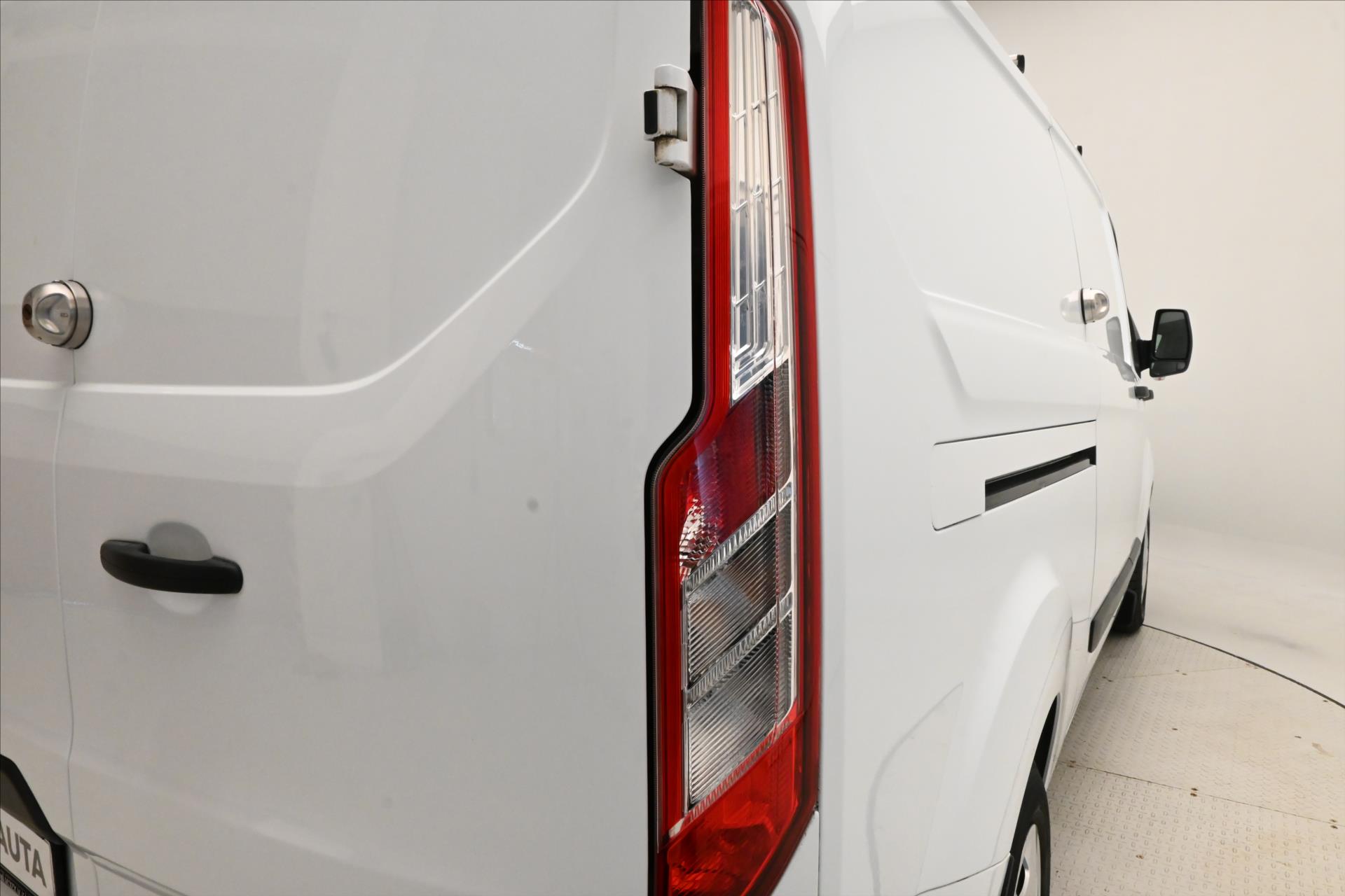 Hlavní fotografie vozu Ford Transit Custom 2,0 ECOBLUE 96KW L2H1 Záruka až 5 let (29)