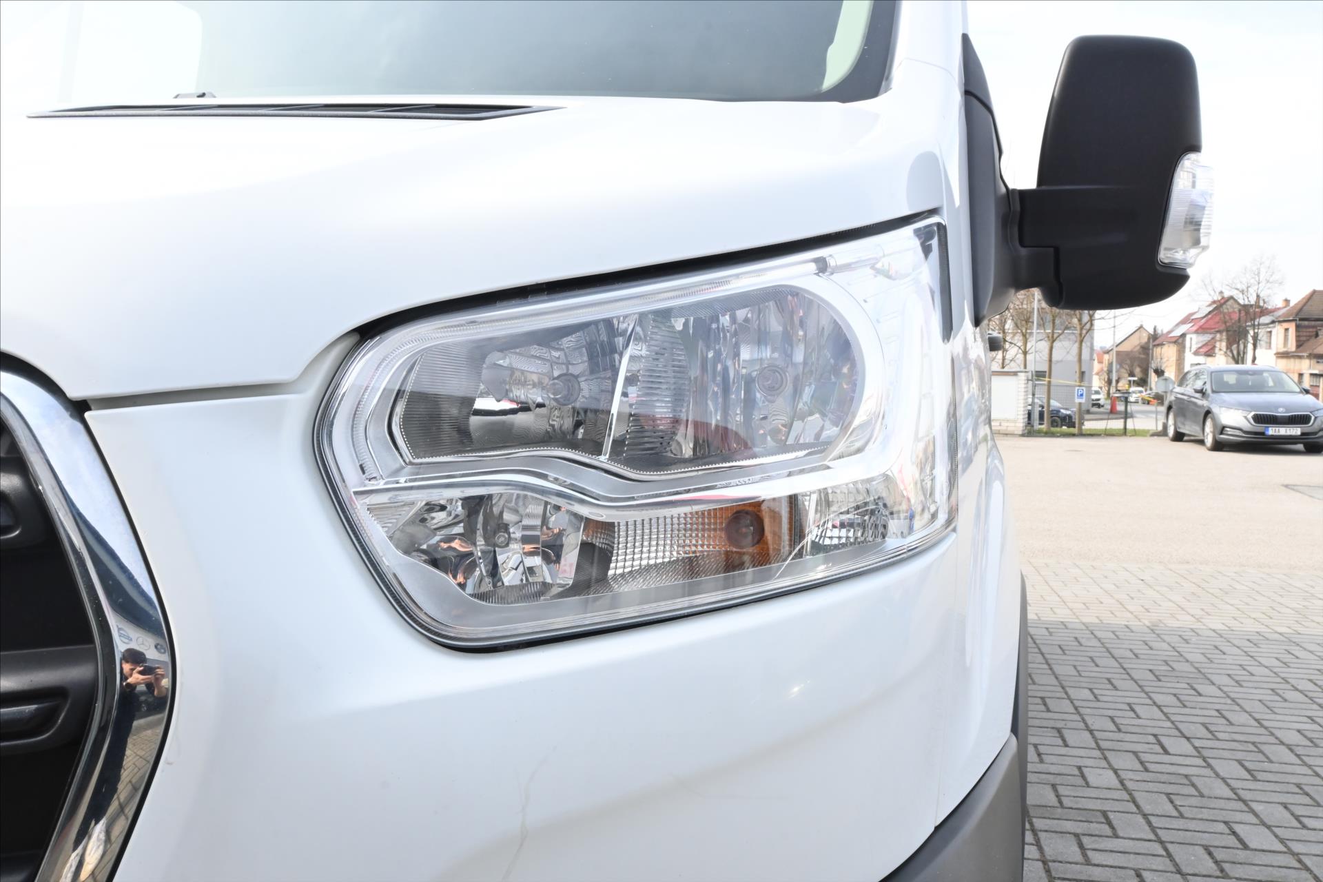 Hlavní fotografie vozu Ford Transit 2,0 EcoBlue 96kW L2H2 Záruka až 5 let (27)