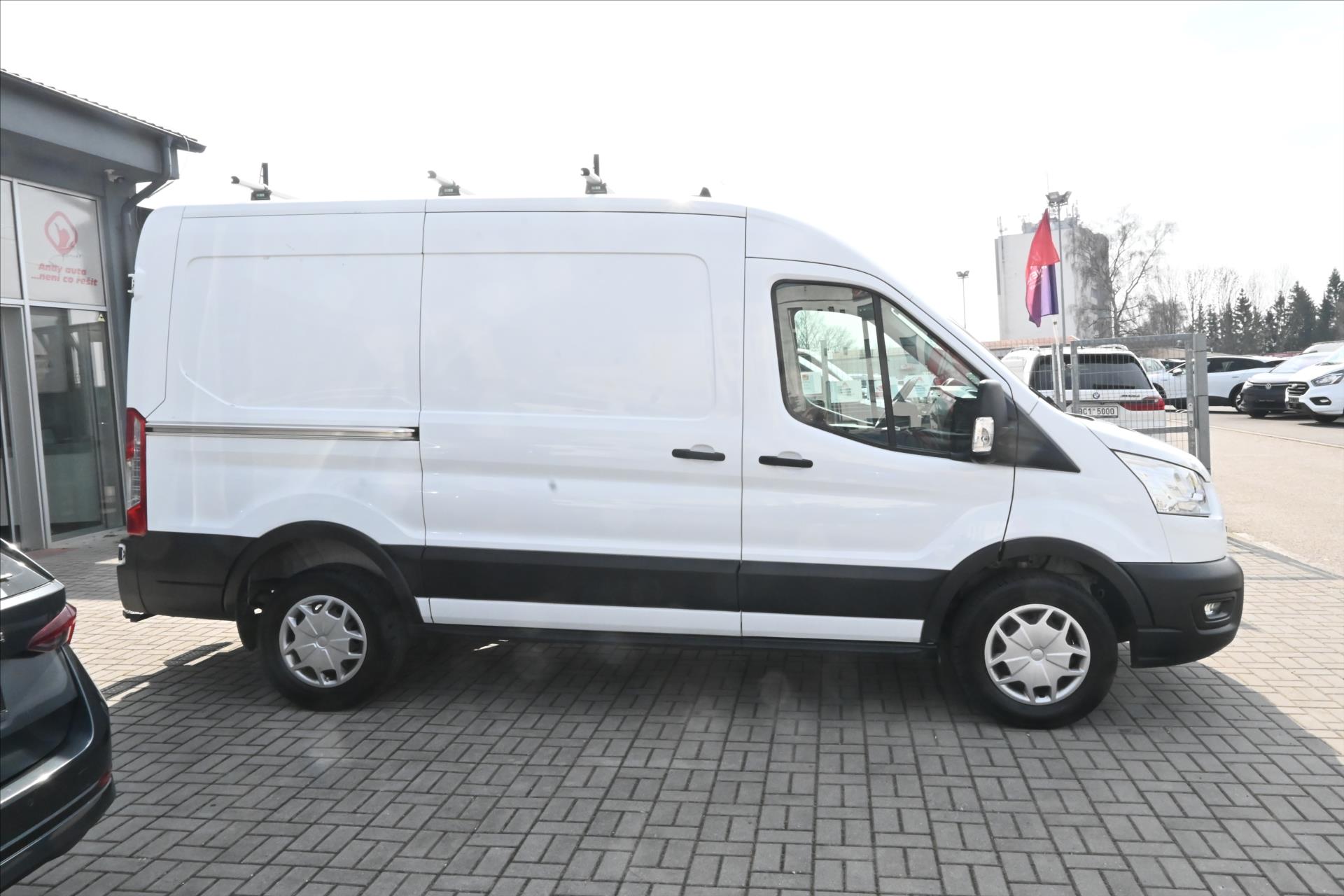 Hlavní fotografie vozu Ford Transit 2,0 EcoBlue 96kW L2H2 Záruka až 5 let (4)