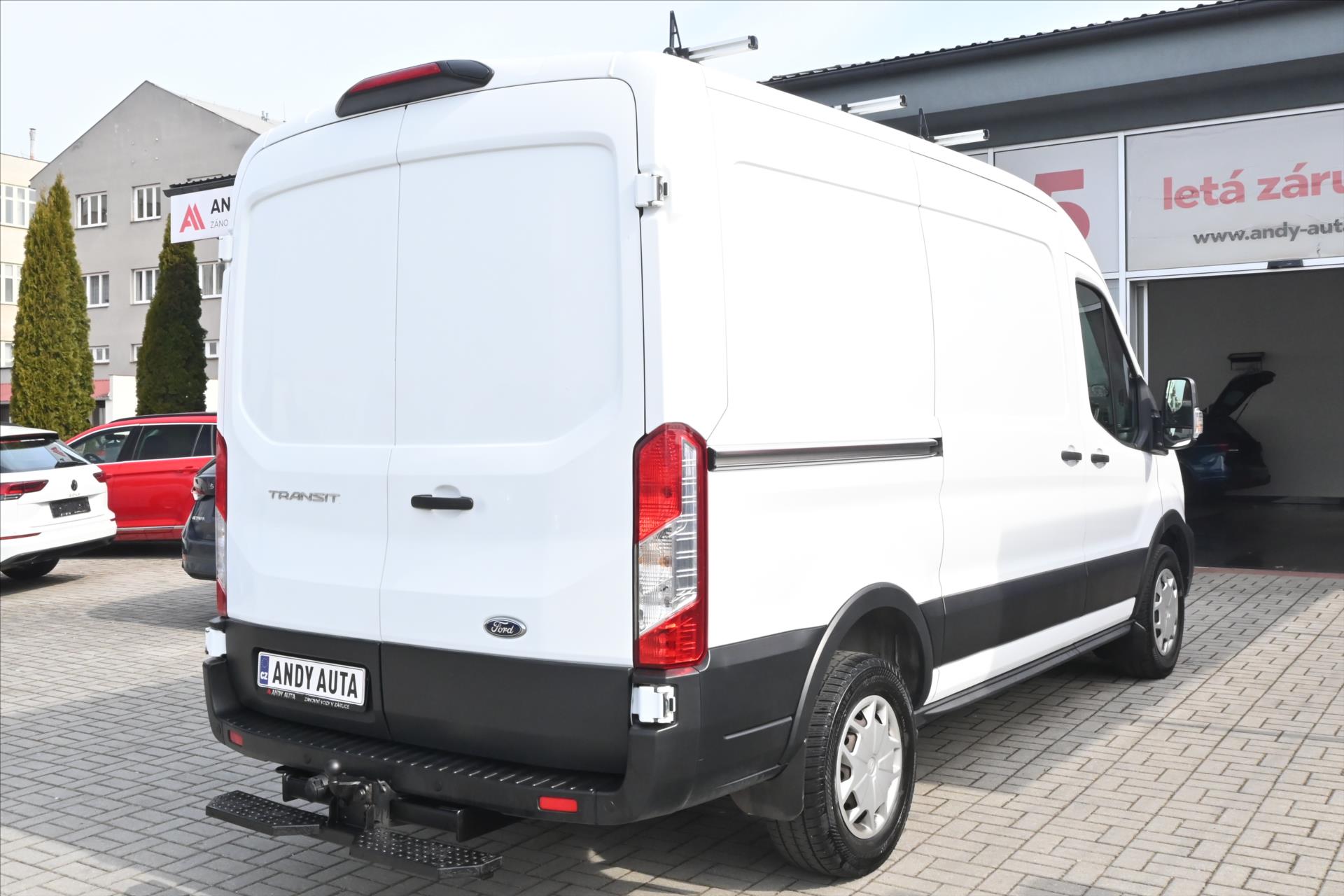 Hlavní fotografie vozu Ford Transit 2,0 EcoBlue 96kW L2H2 Záruka až 5 let (5)