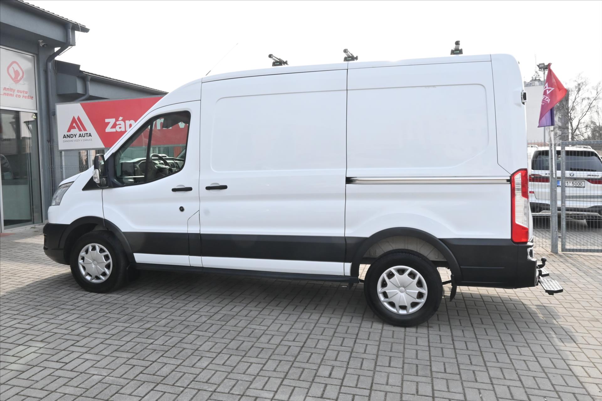 Hlavní fotografie vozu Ford Transit 2,0 EcoBlue 96kW L2H2 Záruka až 5 let (8)