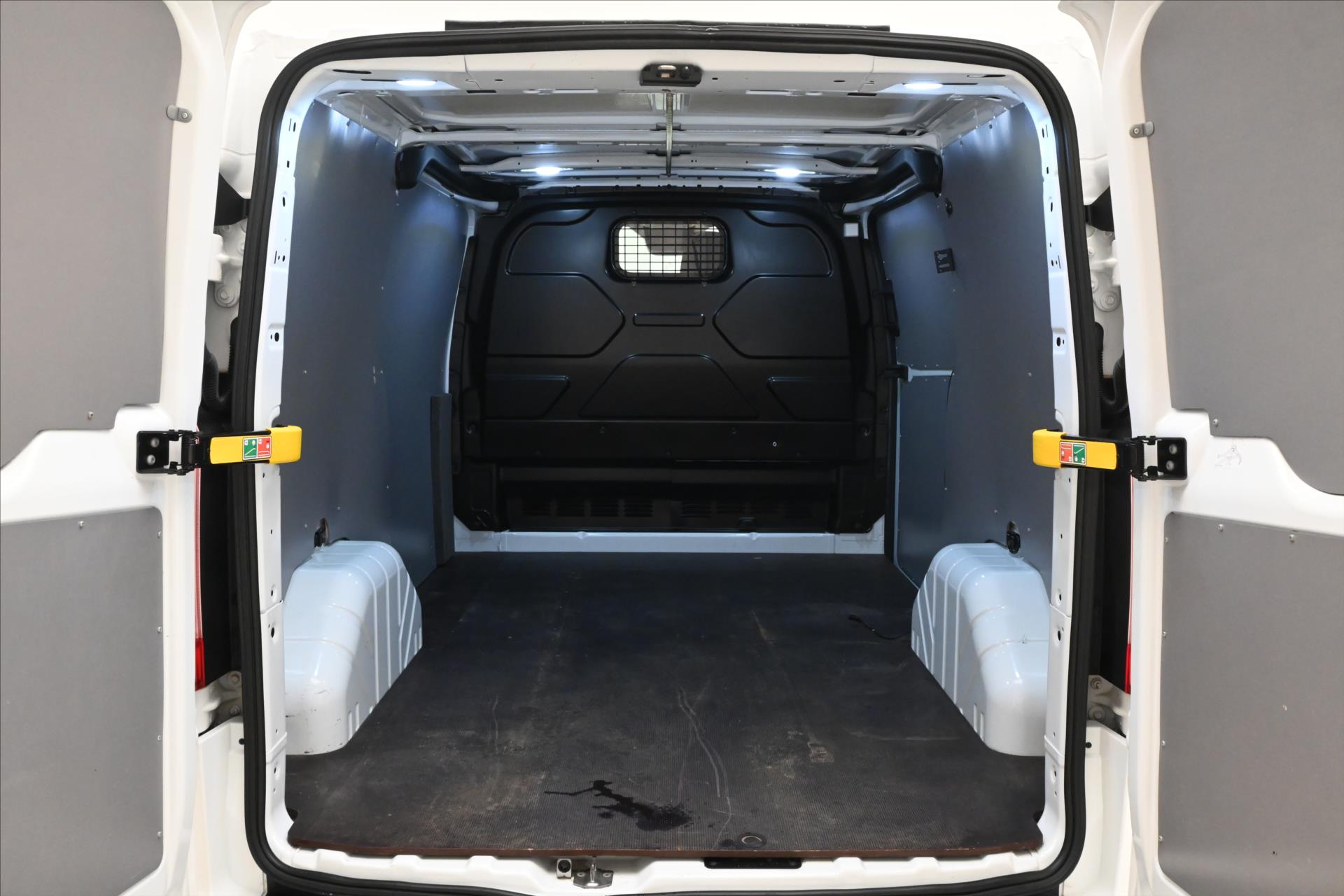 Hlavní fotografie vozu Ford Transit Custom 2,0 ECOBLUE 96KW L2H1 Záruka až 5 let (10)