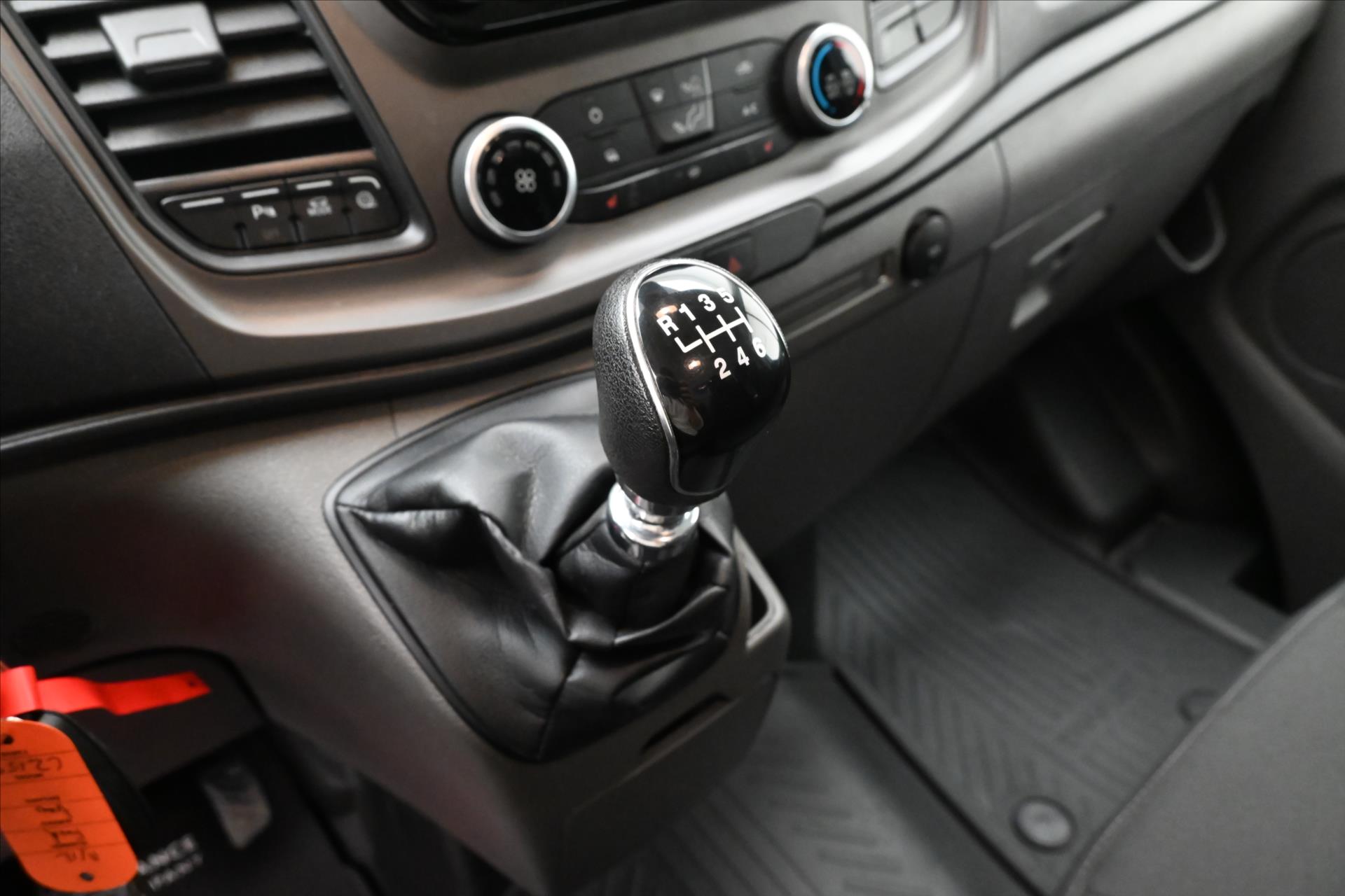 Hlavní fotografie vozu Ford Transit Custom 2,0 ECOBLUE 96KW L2H1 Záruka až 5 let (21)