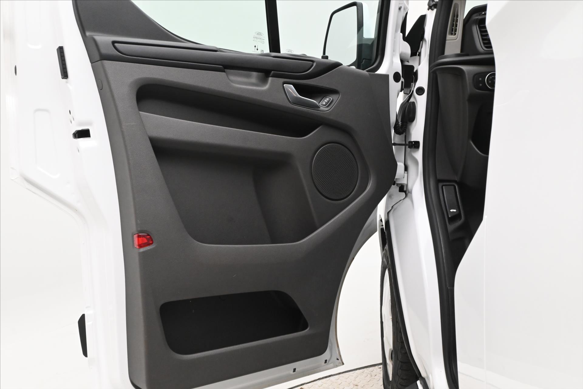 Hlavní fotografie vozu Ford Transit Custom 2,0 ECOBLUE 96KW L2H1 Záruka až 5 let (23)