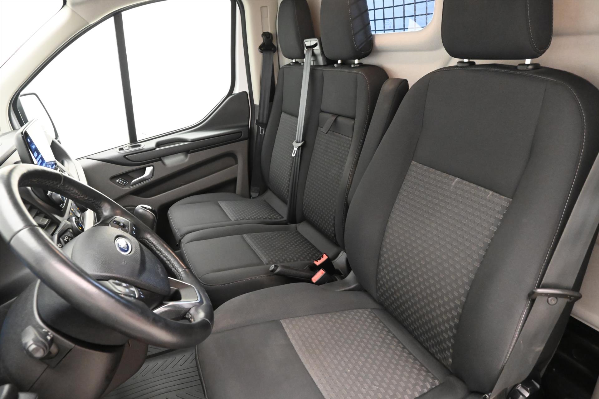 Hlavní fotografie vozu Ford Transit Custom 2,0 ECOBLUE 96KW L2H1 Záruka až 5 let (26)