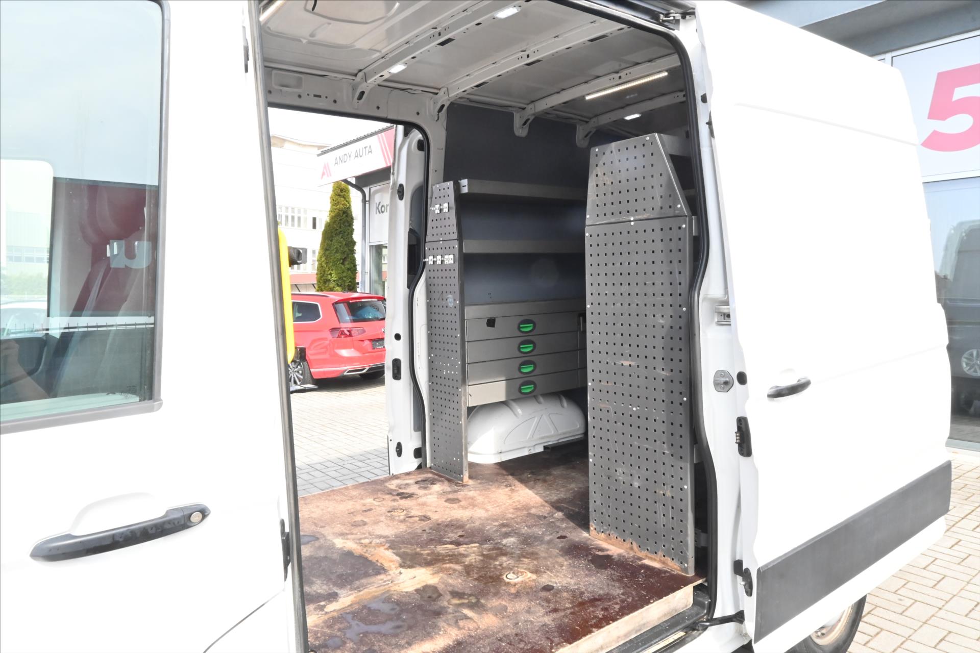 Hlavní fotografie vozu Volkswagen Crafter 2,0 TDI 103 kW L2H2 Záruka až 5 let (12)
