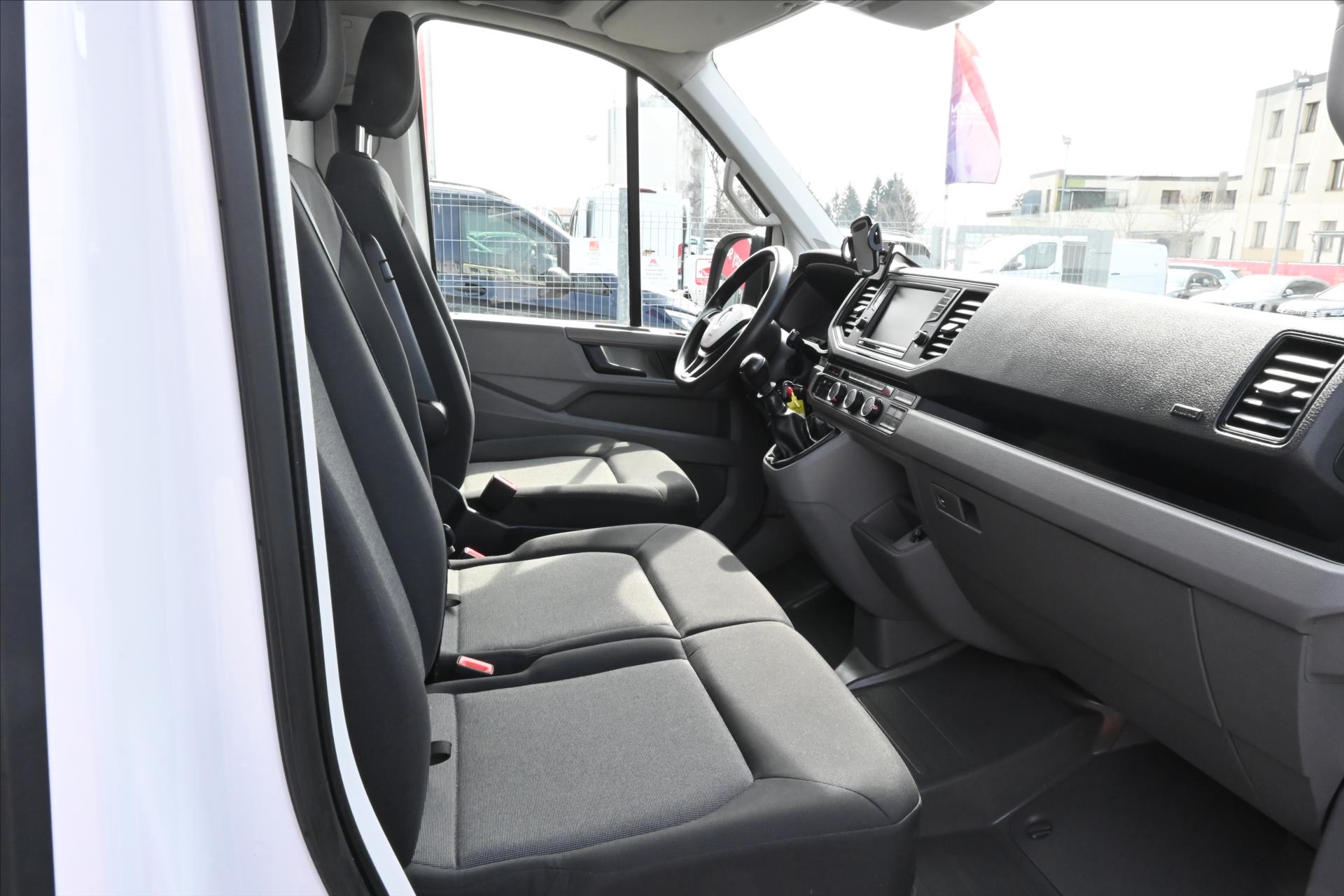 Hlavní fotografie vozu Volkswagen Crafter 2,0 TDI 103 kW L2H2 Záruka až 5 let (15)