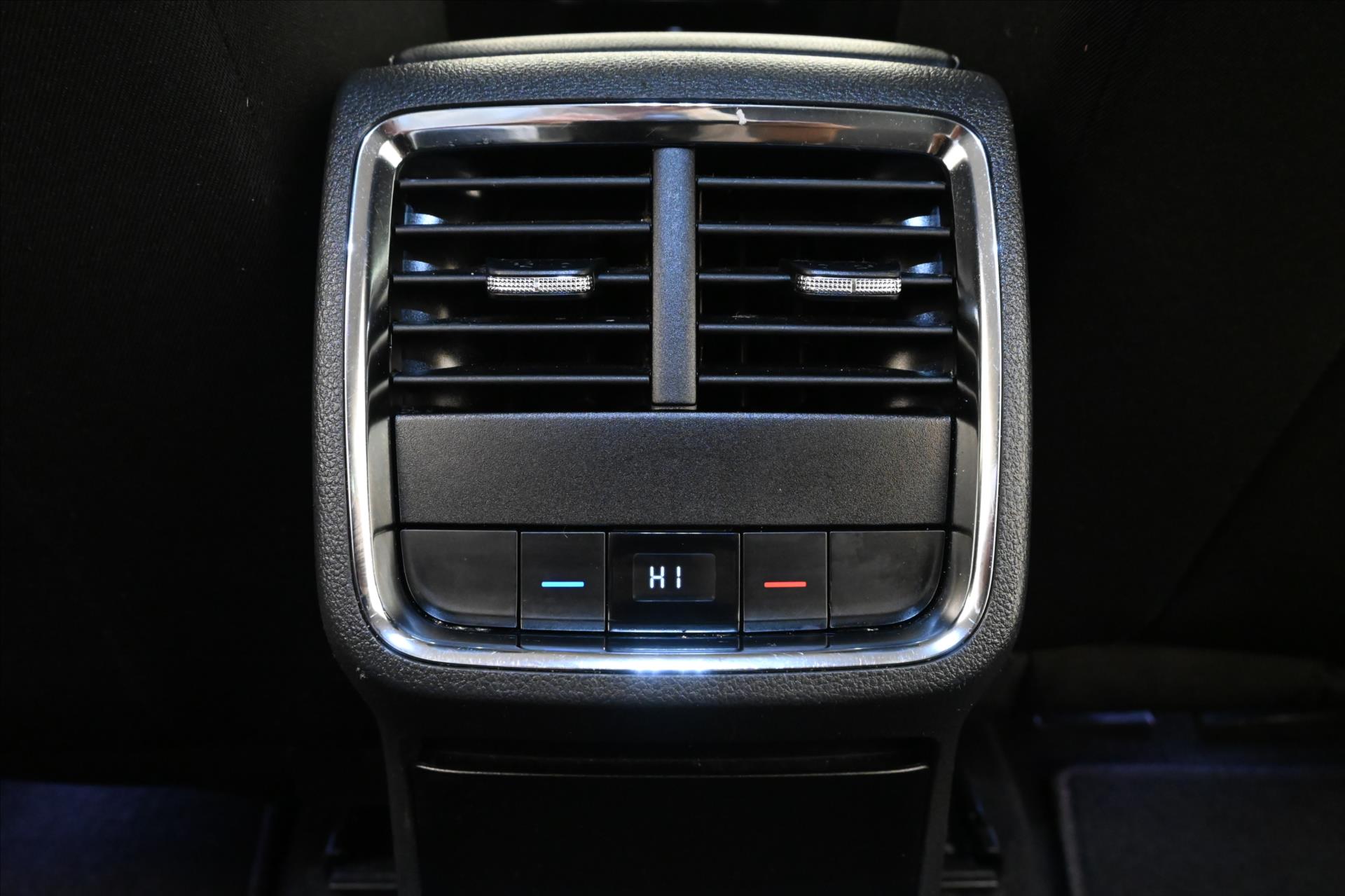 Hlavní fotografie vozu Škoda Octavia 2,0 TDI 110 kW DSG Style Záruka až 5 let (22)