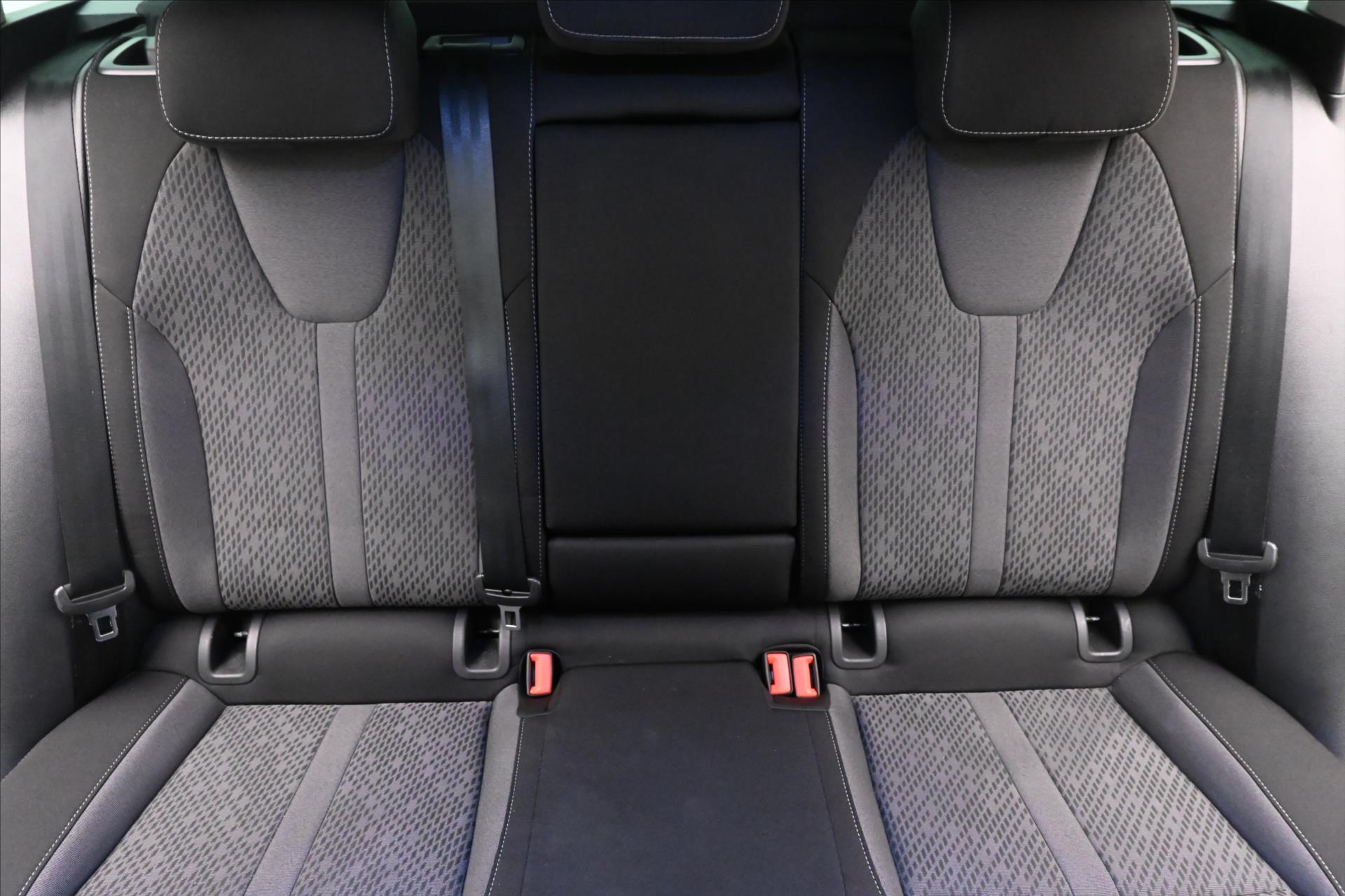 Hlavní fotografie vozu Škoda Octavia 2,0 TDI 110 kW DSG Style Záruka až 5 let (28)