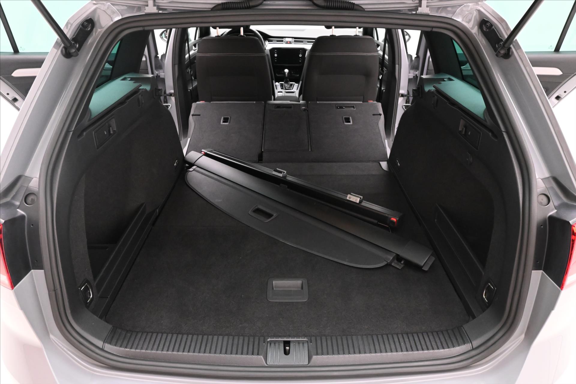 Hlavní fotografie vozu Volkswagen Passat 2,0 TDI 110 kW DSG Business Záruka až 5 let (11)