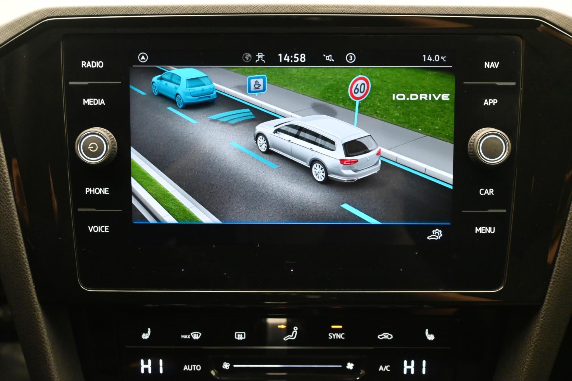 Hlavní fotografie vozu Volkswagen Passat 2,0 TDI 110 kW DSG Business Záruka až 5 let (19)