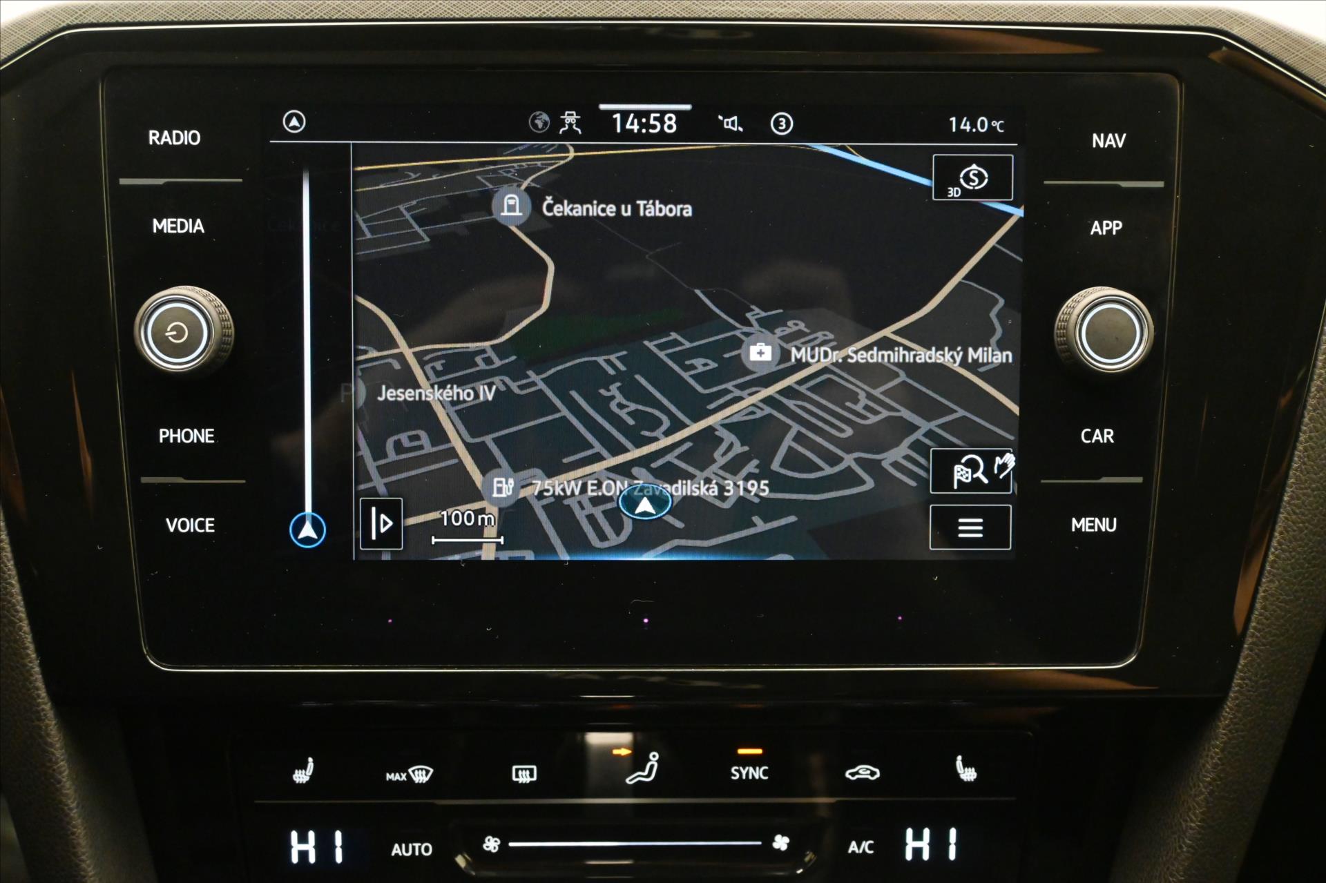 Hlavní fotografie vozu Volkswagen Passat 2,0 TDI 110 kW DSG Business Záruka až 5 let (20)