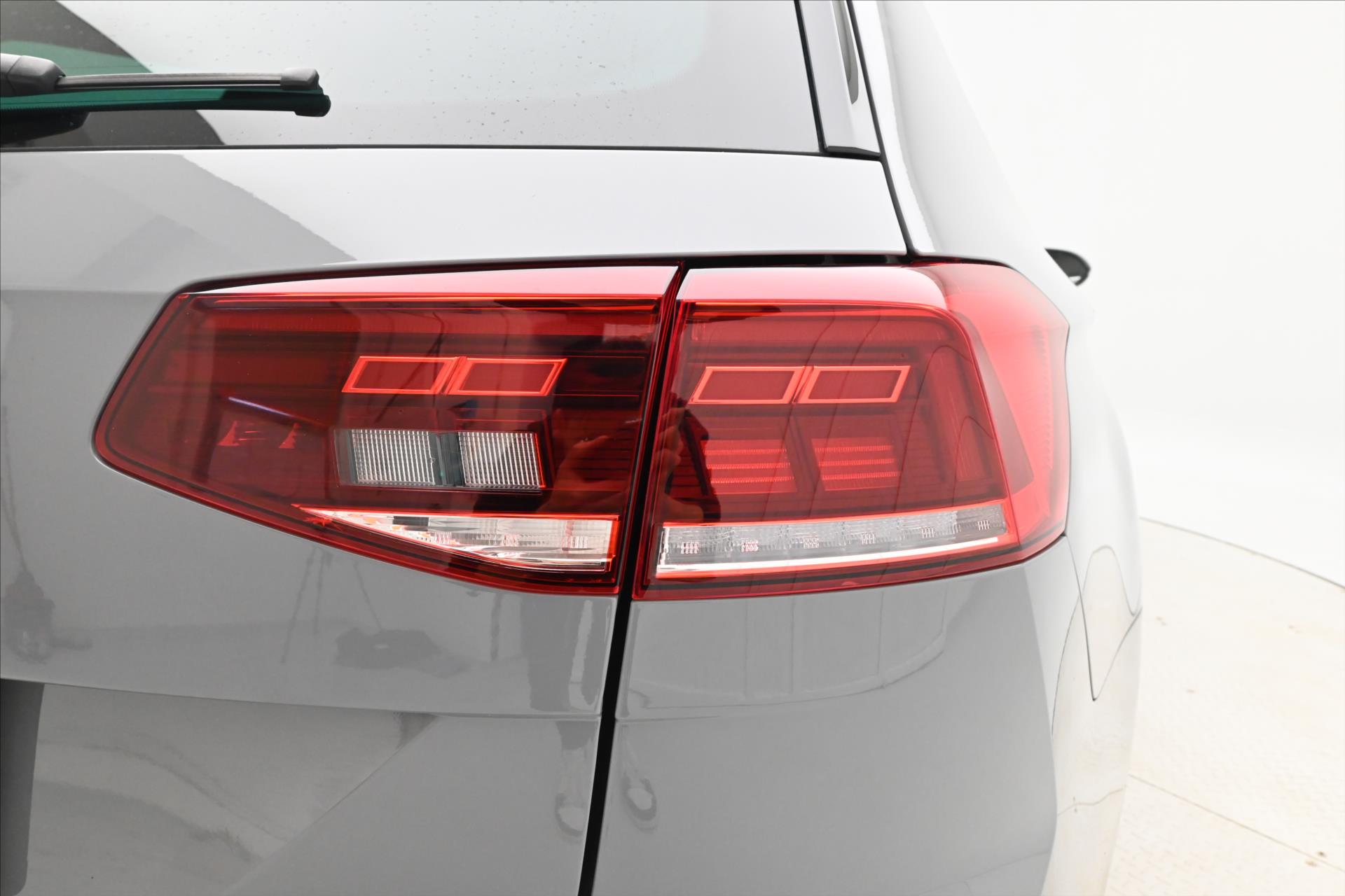 Hlavní fotografie vozu Volkswagen Passat 2,0 TDI 110 kW DSG Business Záruka až 5 let (30)