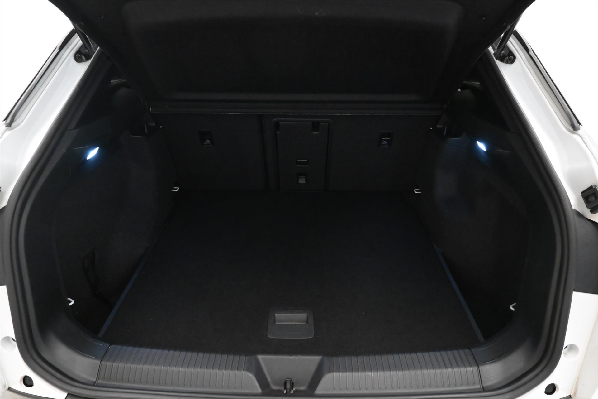 Main photo of the car Volkswagen Id.4 150kW FOR PERFORMANCE 77kWh Warranty up to 3 years (10)