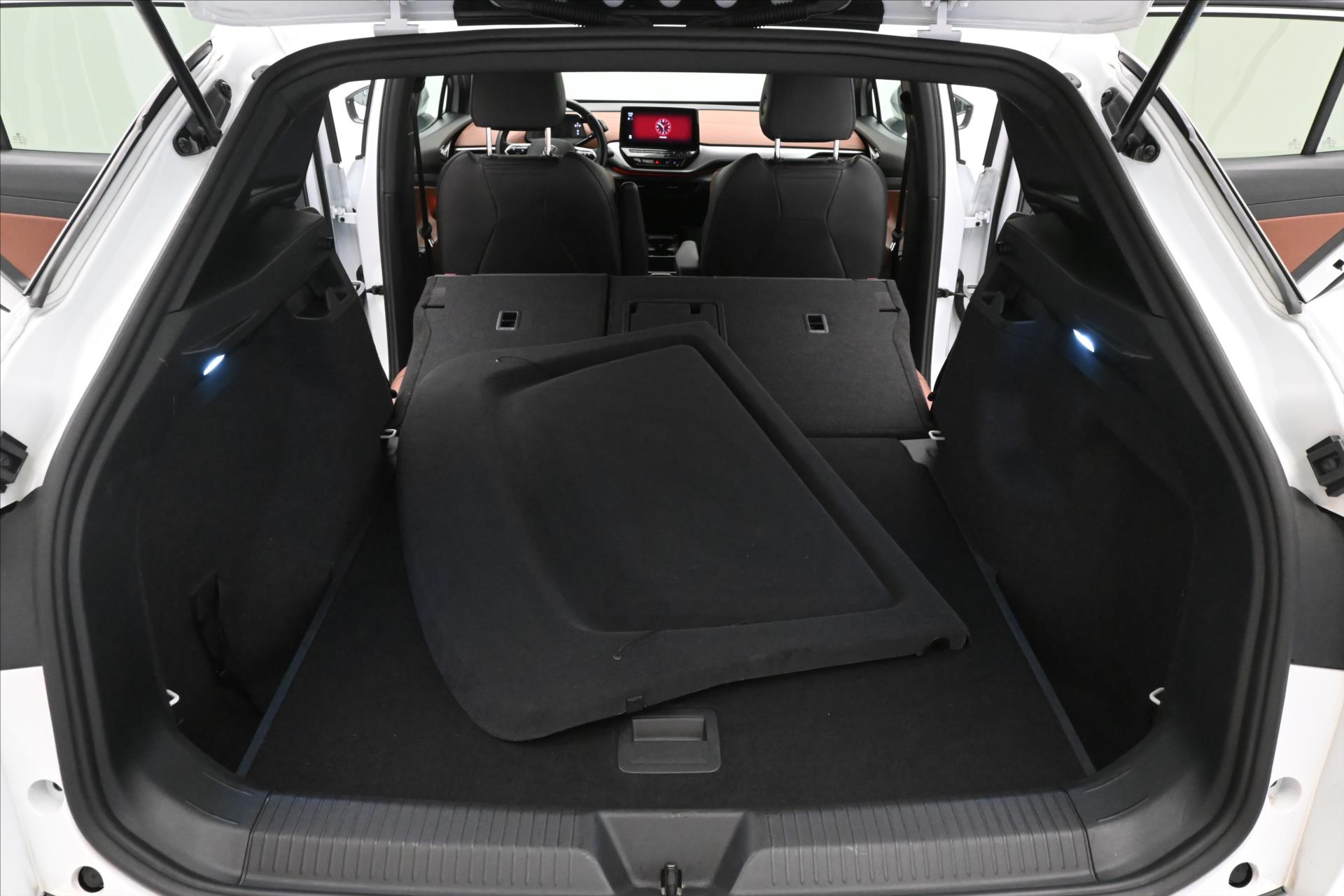 Main photo of the car Volkswagen Id.4 150kW FOR PERFORMANCE 77kWh Warranty up to 3 years (11)