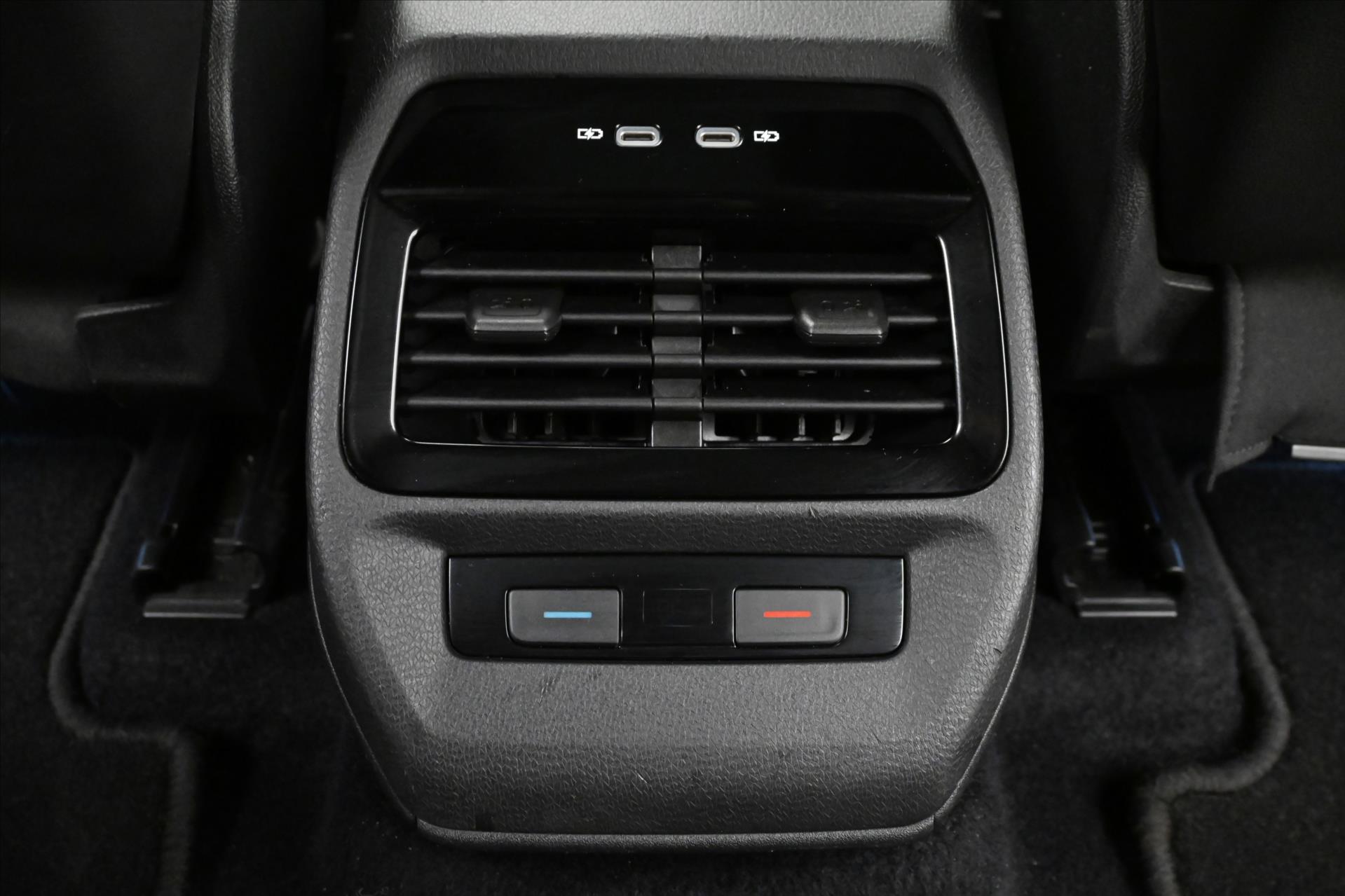 Main photo of the car Volkswagen Id.4 150kW FOR PERFORMANCE 77kWh Warranty up to 3 years (20)