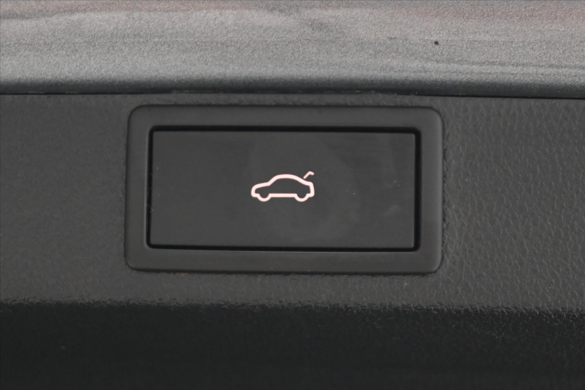 Main photo of the car Skoda Octavia 2.0 TDI 110 kW DSG STYLE Warranty up to 5 years (27)