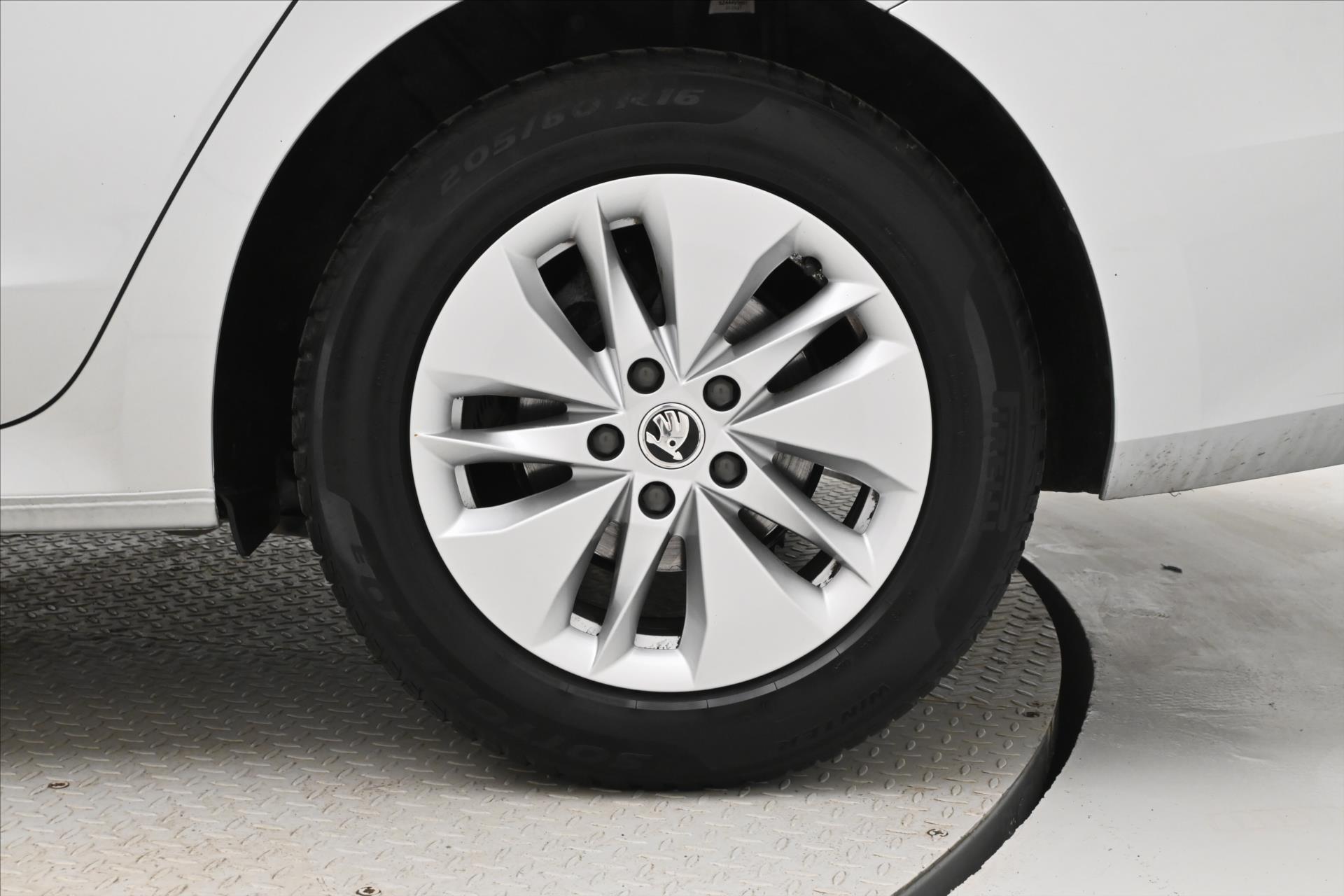 Hlavní fotografie vozu Škoda Octavia 2,0 TDI 110 kW DSG NAVIGACE Záruka až 5 let (30)