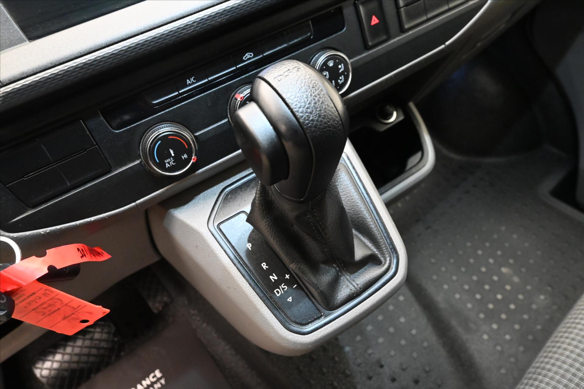 Hlavní fotografie vozu Volkswagen Transporter 2,0 TDI 110 kW DSG Navi Záruka až 5 let (22)