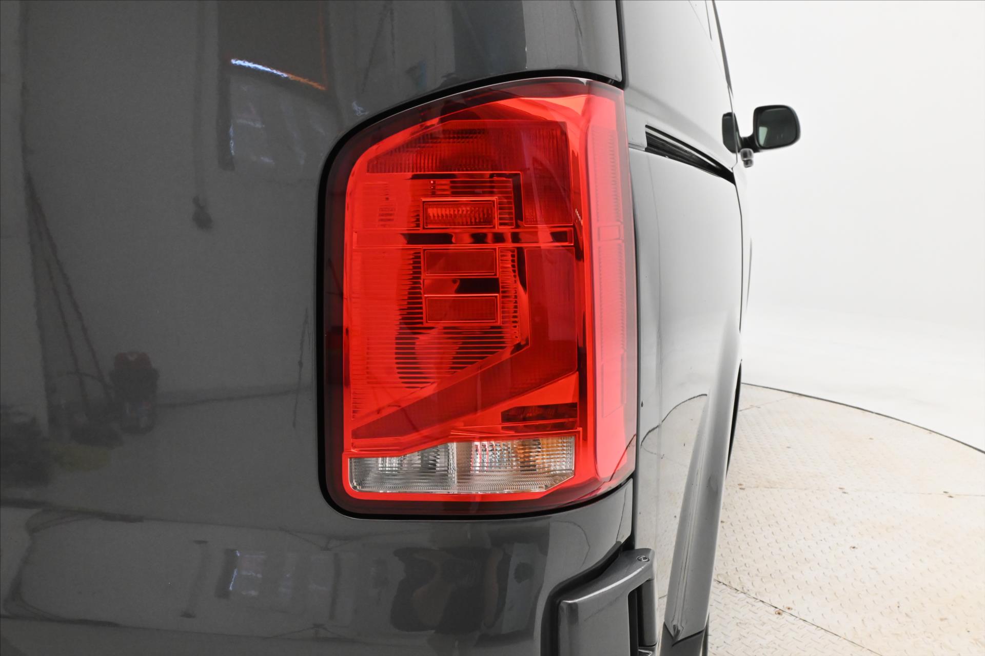 Hlavní fotografie vozu Volkswagen Transporter 2,0 TDI 110 kW DSG Navi Záruka až 5 let (29)