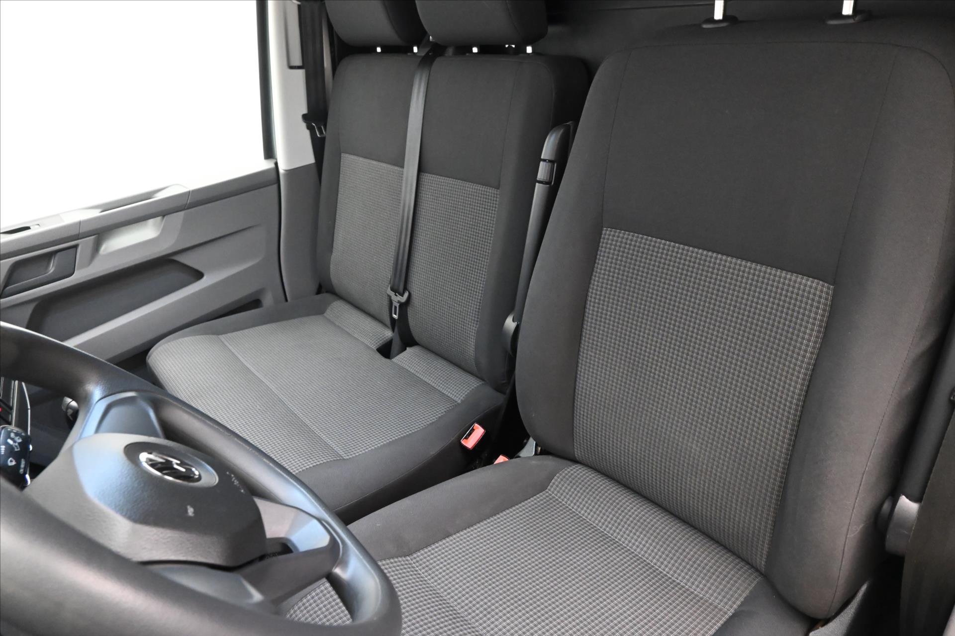 Main photo of the car Volkswagen Transporter 2.0 TDI 110kW DSG Navi Warranty up to 5 years (27)