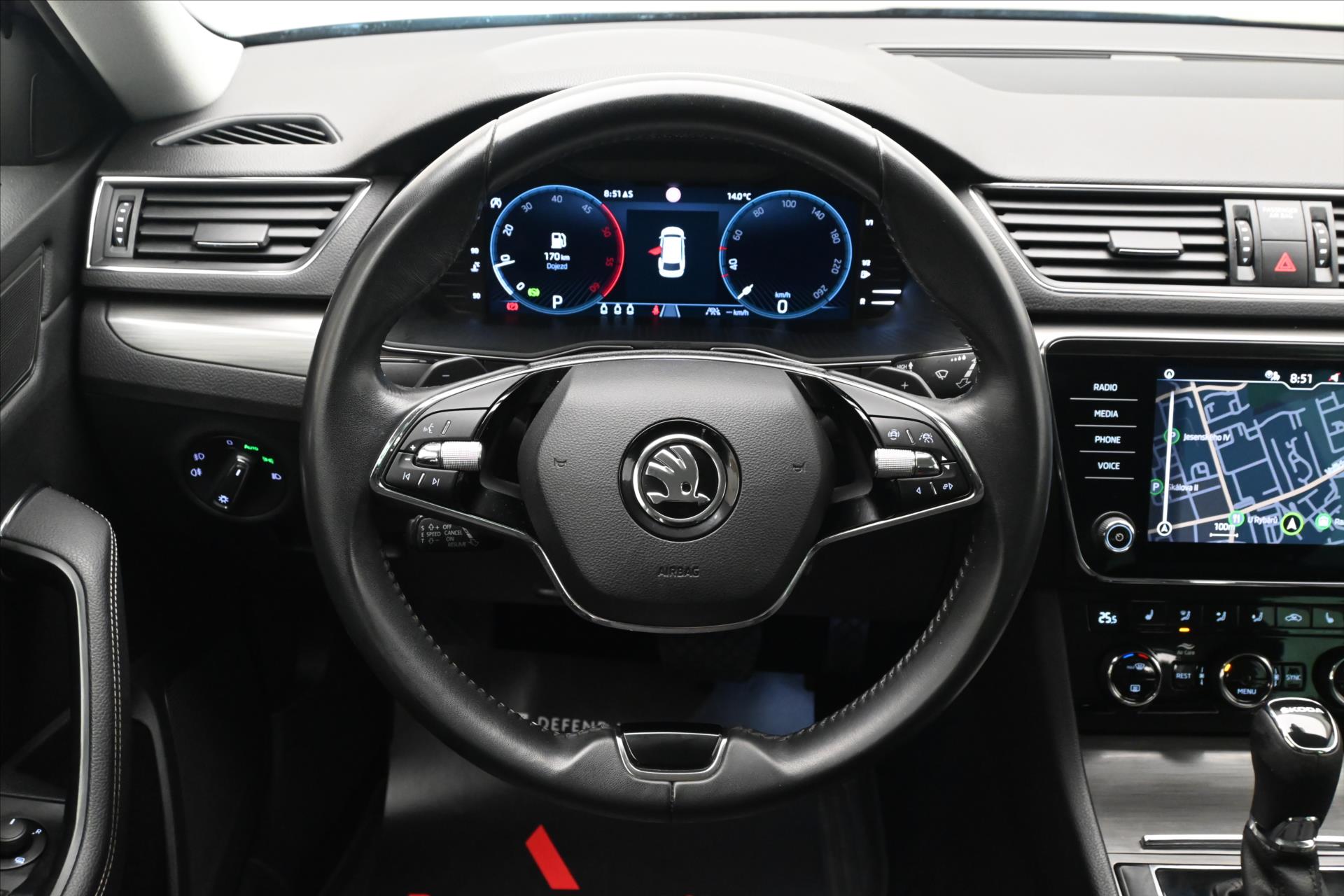 Hlavní fotografie vozu Škoda Superb 2,0 TDI 147 kW DSG Style Záruka až 5 let (18)