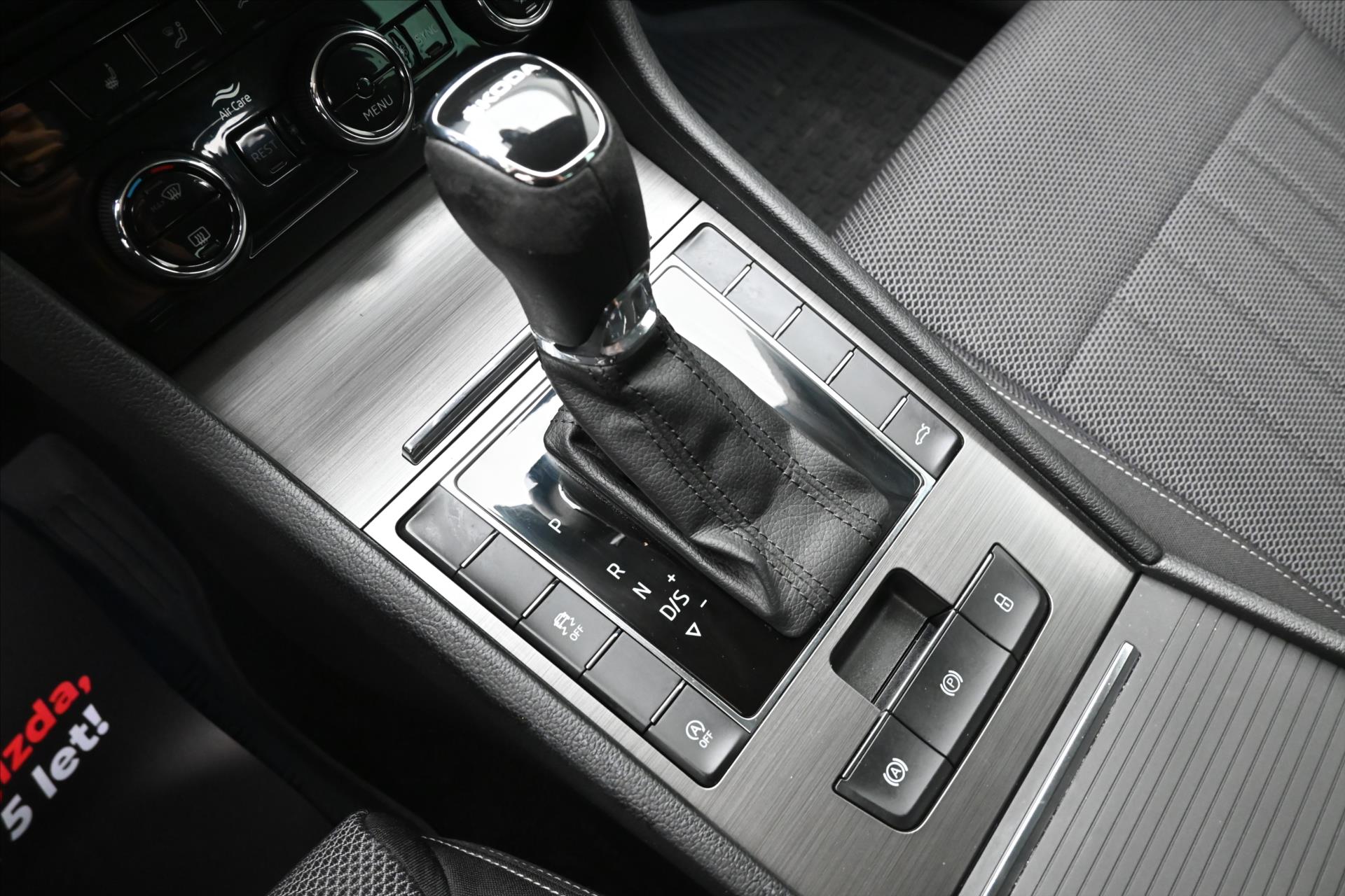 Hlavní fotografie vozu Škoda Superb 2,0 TDI 147 kW DSG Style Záruka až 5 let (22)