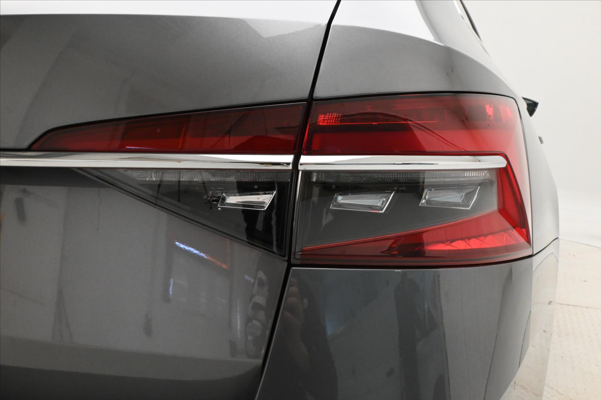 Hlavní fotografie vozu Škoda Superb 2,0 TDI 147 kW DSG Style Záruka až 5 let (31)