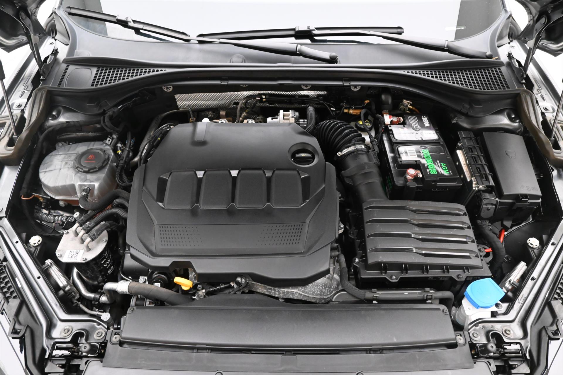 Hlavní fotografie vozu Škoda Superb 2,0 TDI 147 kW DSG Style Záruka až 5 let (9)