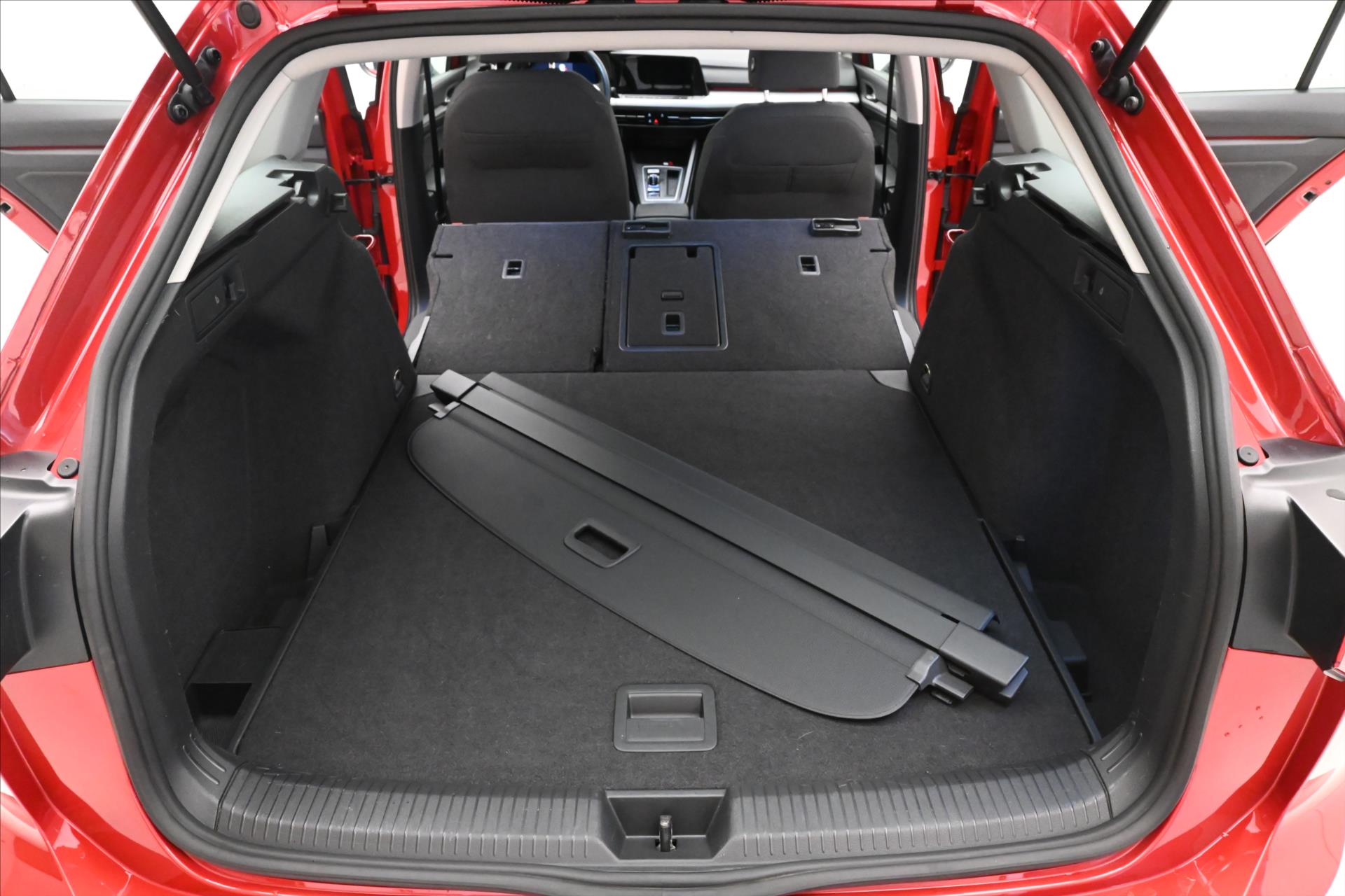 Hlavní fotografie vozu Volkswagen Golf 2,0 TDI 110 kW DSG Business Záruka až 5 let (11)