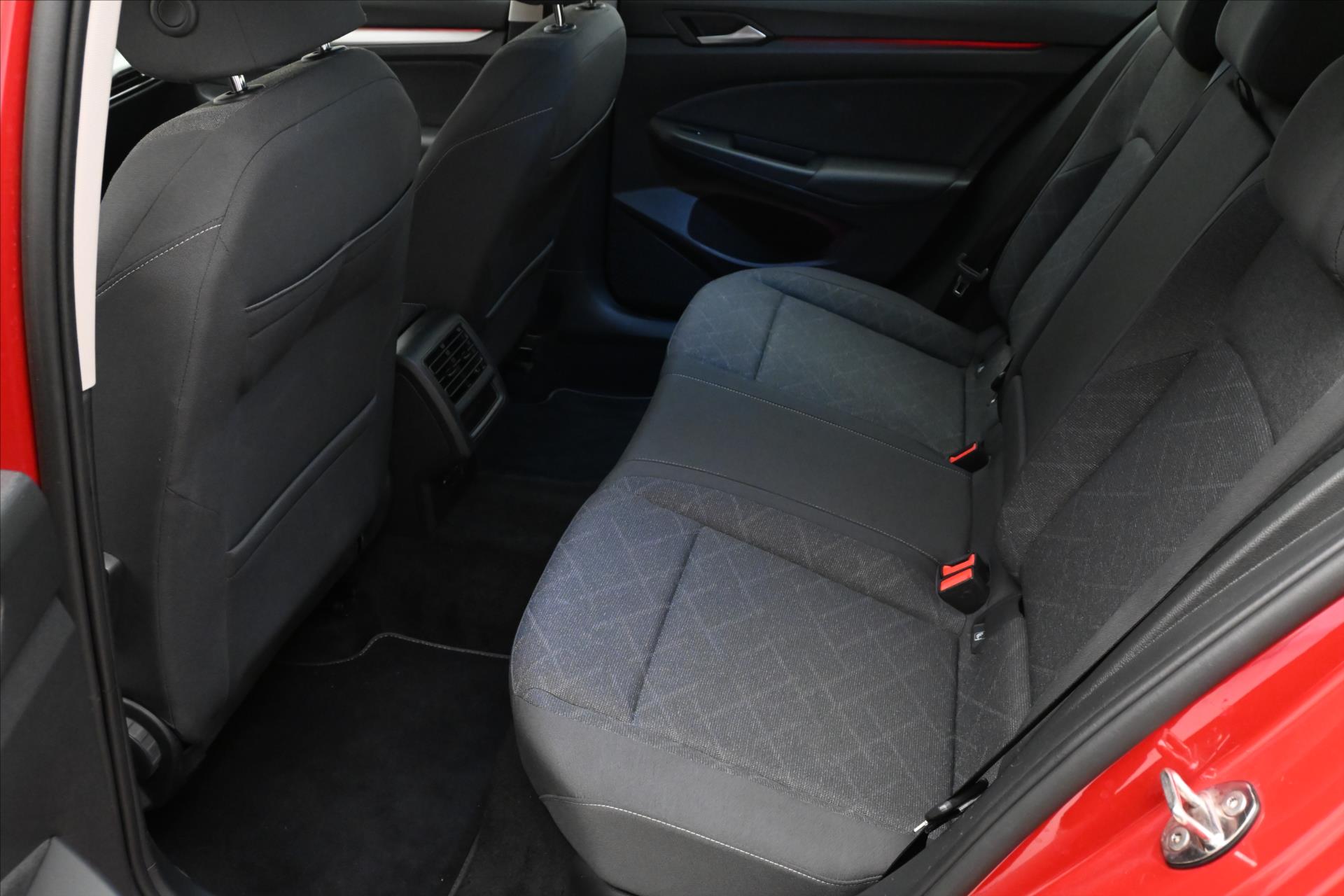 Hlavní fotografie vozu Volkswagen Golf 2,0 TDI 110 kW DSG Business Záruka až 5 let (14)