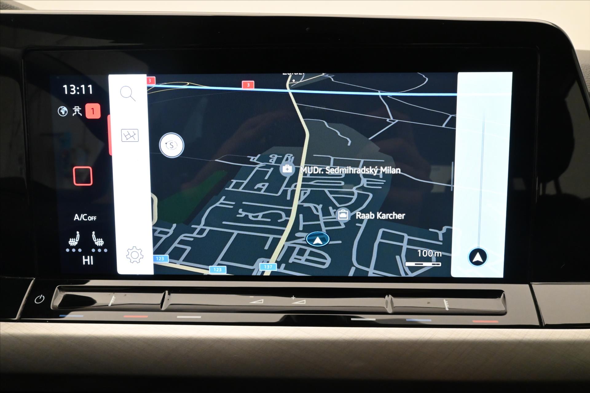 Hlavní fotografie vozu Volkswagen Golf 2,0 TDI 110 kW DSG Business Záruka až 5 let (19)