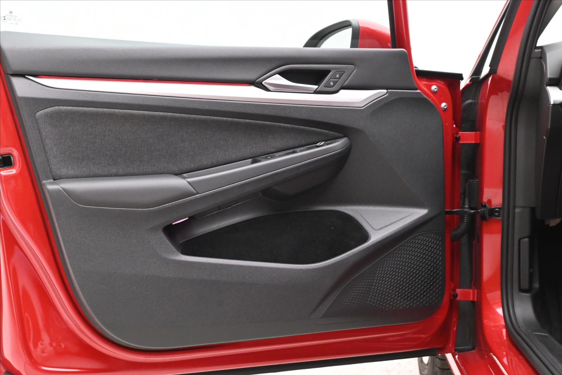 Hlavní fotografie vozu Volkswagen Golf 2,0 TDI 110 kW DSG Business Záruka až 5 let (23)