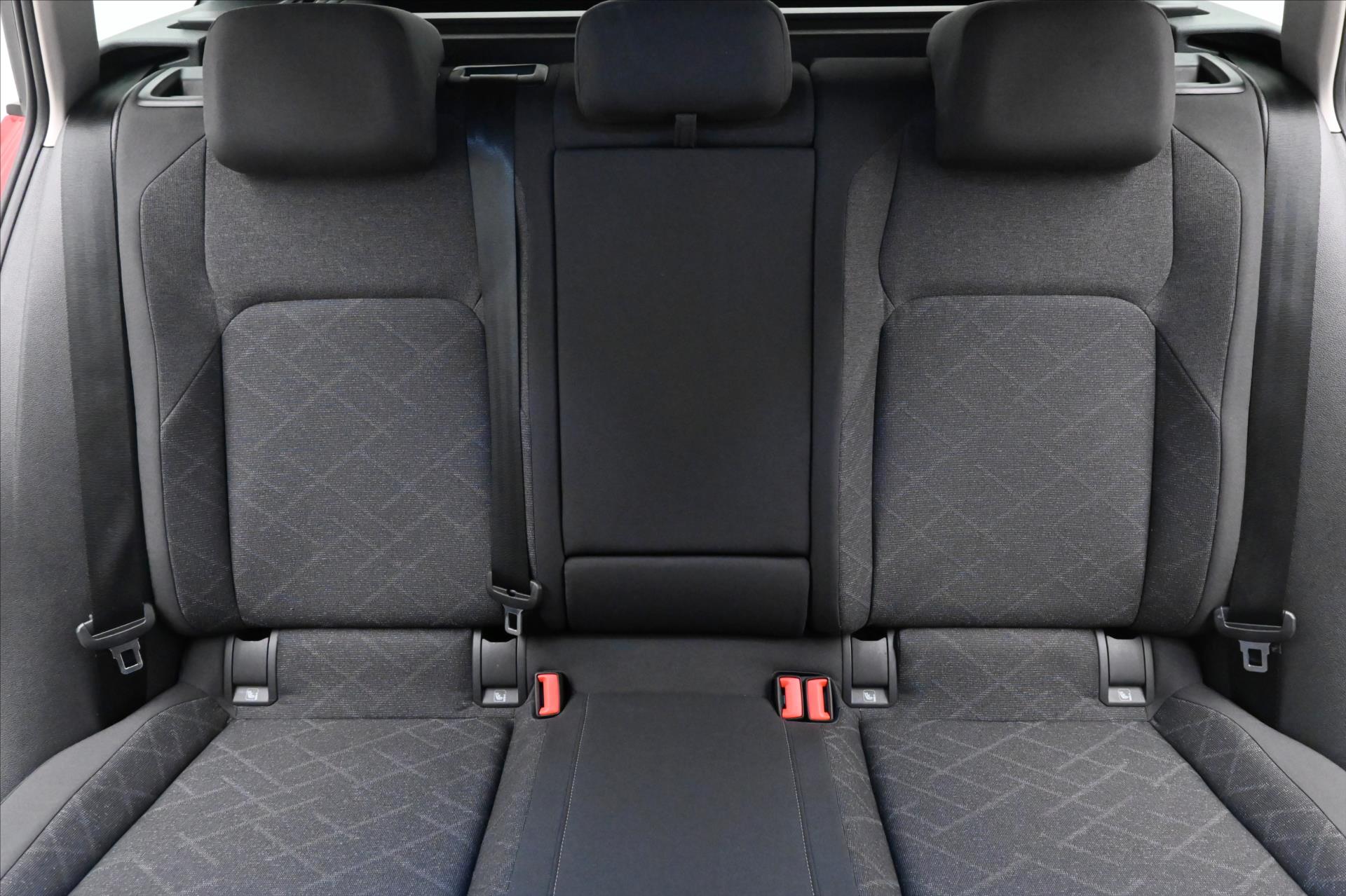 Hlavní fotografie vozu Volkswagen Golf 2,0 TDI 110 kW DSG Business Záruka až 5 let (26)