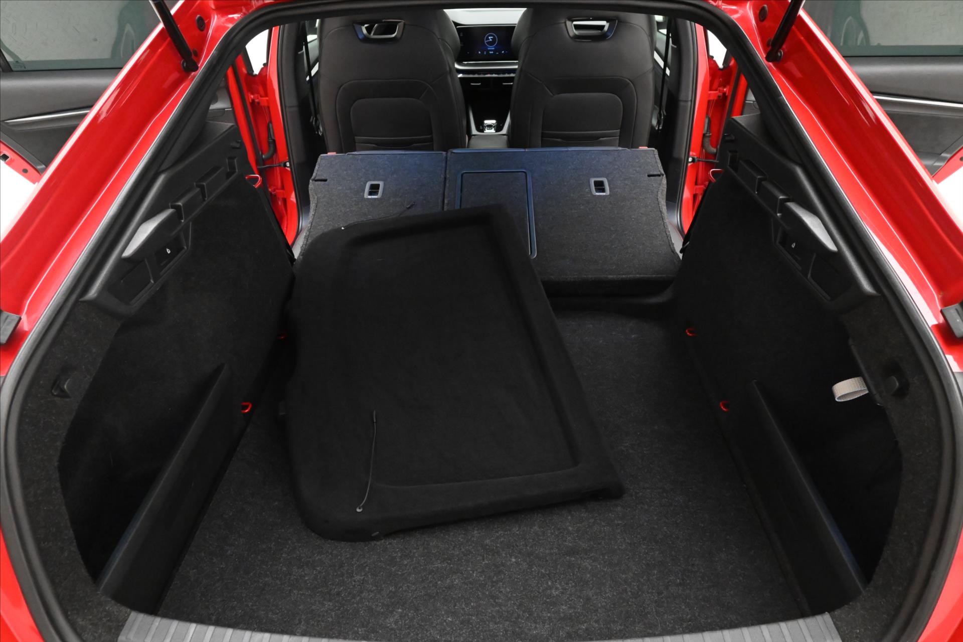 Main photo of the car Skoda Octavia 2.0 TDI 147 KW RS DSG Warranty up to 5 years (11)