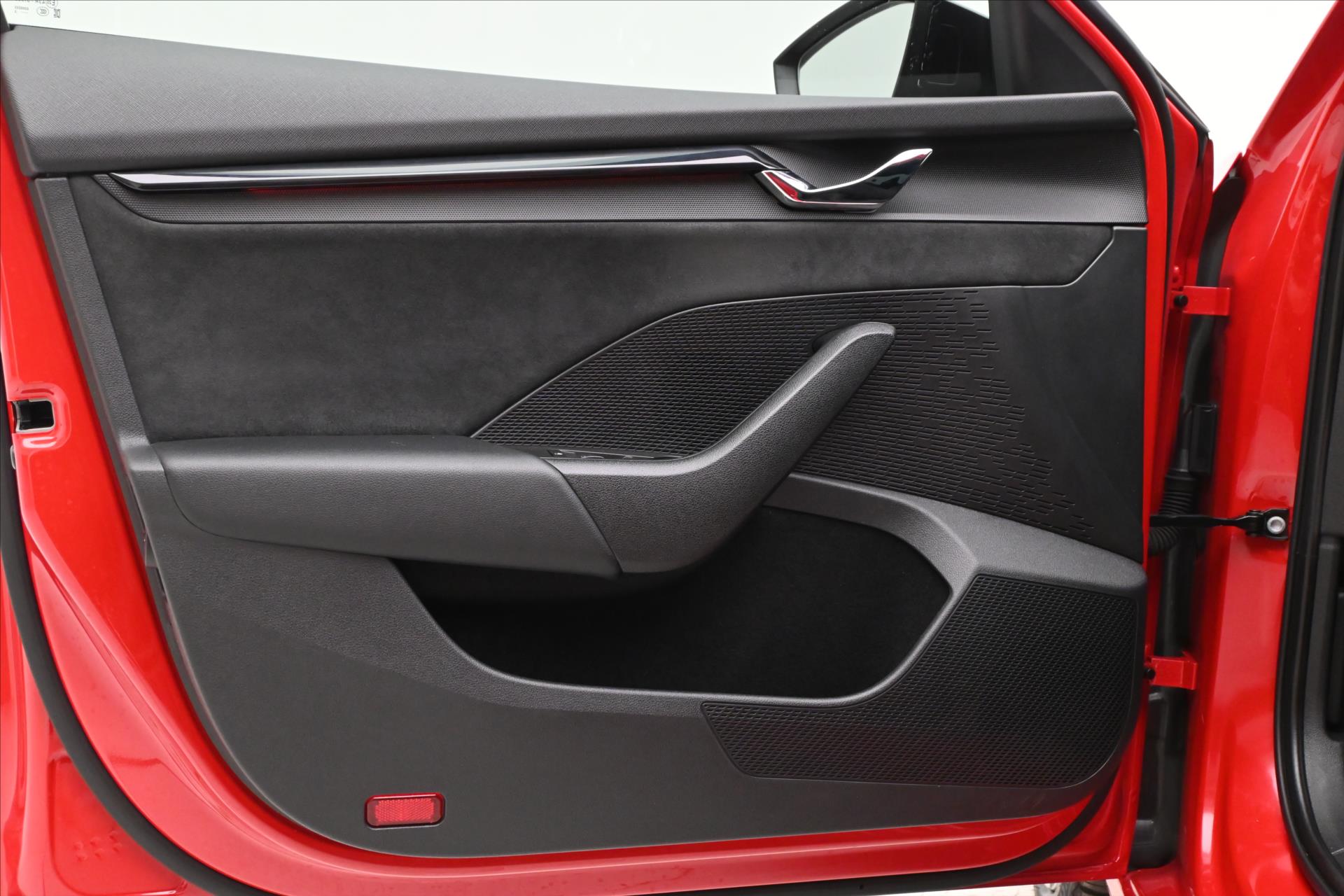 Hlavní fotografie vozu Škoda Octavia 2,0 TDI 147 KW RS DSG Záruka až 5 let (23)