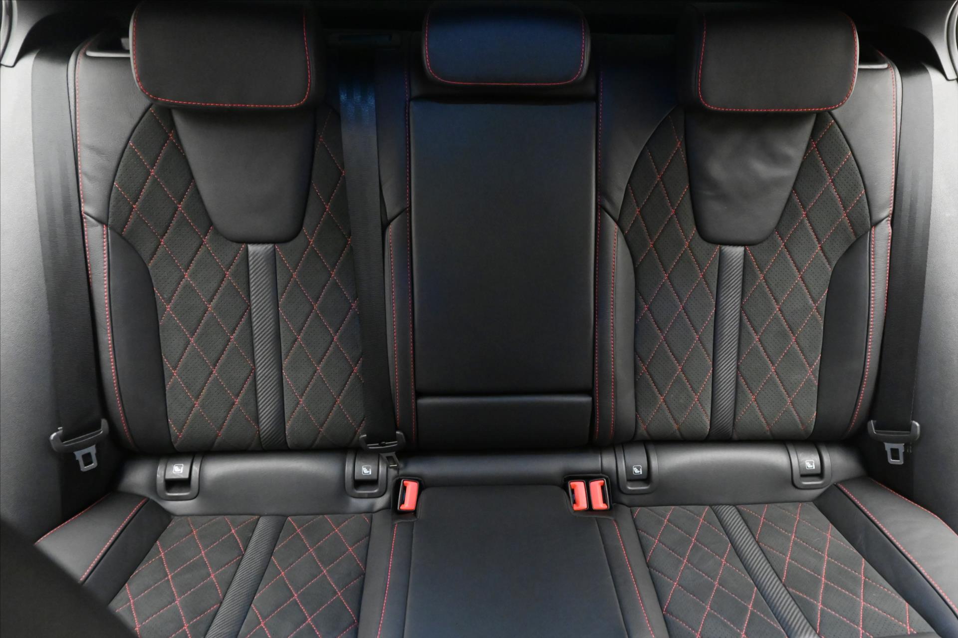 Main photo of the car Skoda Octavia 2.0 TDI 147 KW RS DSG Warranty up to 5 years (26)