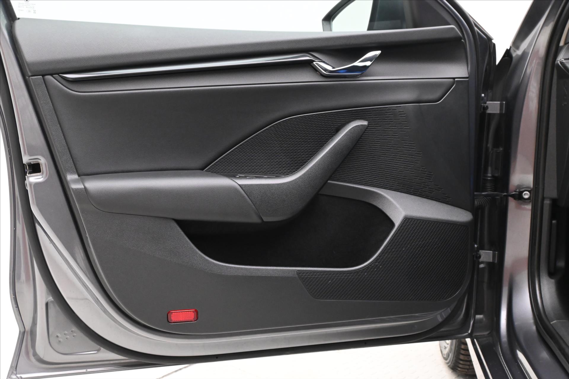 Hlavní fotografie vozu Škoda Octavia 2,0 TDI 110 KW DSG Ambition Záruka až 5 let (24)