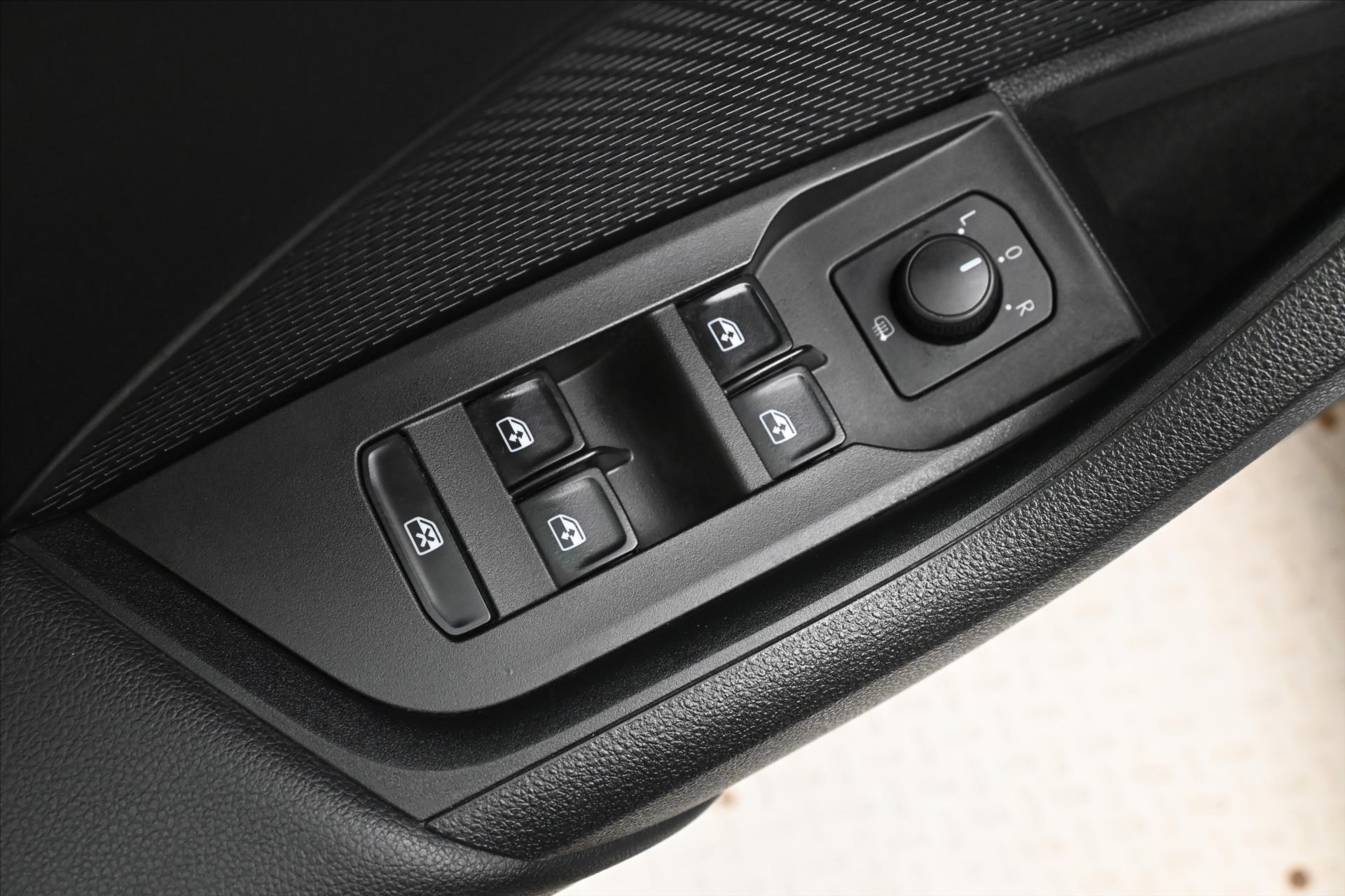 Hlavní fotografie vozu Škoda Octavia 2,0 TDI 110kW DSG Ambition Záruka až 5 let (25)