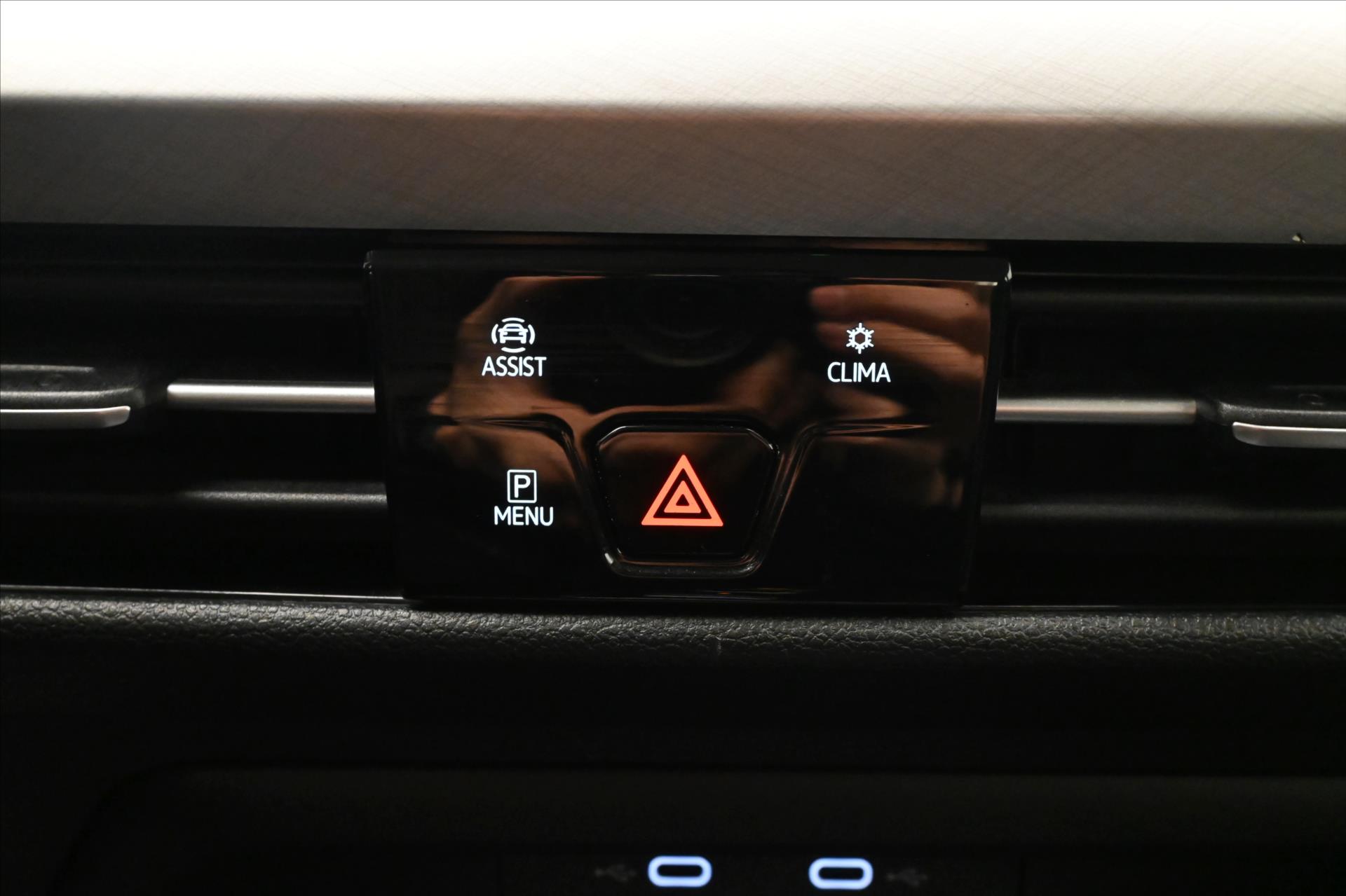 Hlavní fotografie vozu Volkswagen Golf 2,0 TDI 85 kW DSG Life Záruka až 5 let (20)