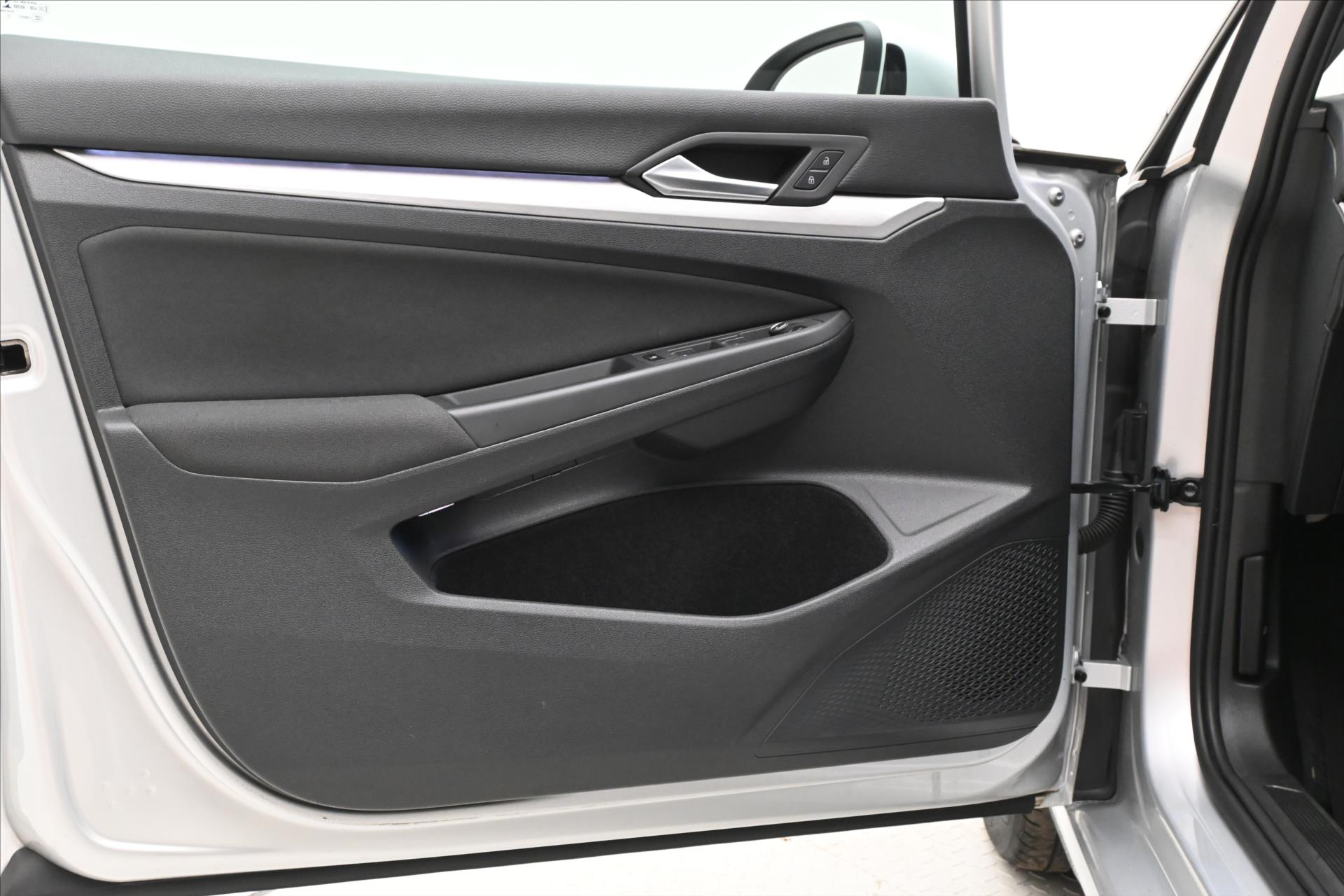 Hlavní fotografie vozu Volkswagen Golf 2,0 TDI 85 kW DSG Life Záruka až 5 let (24)